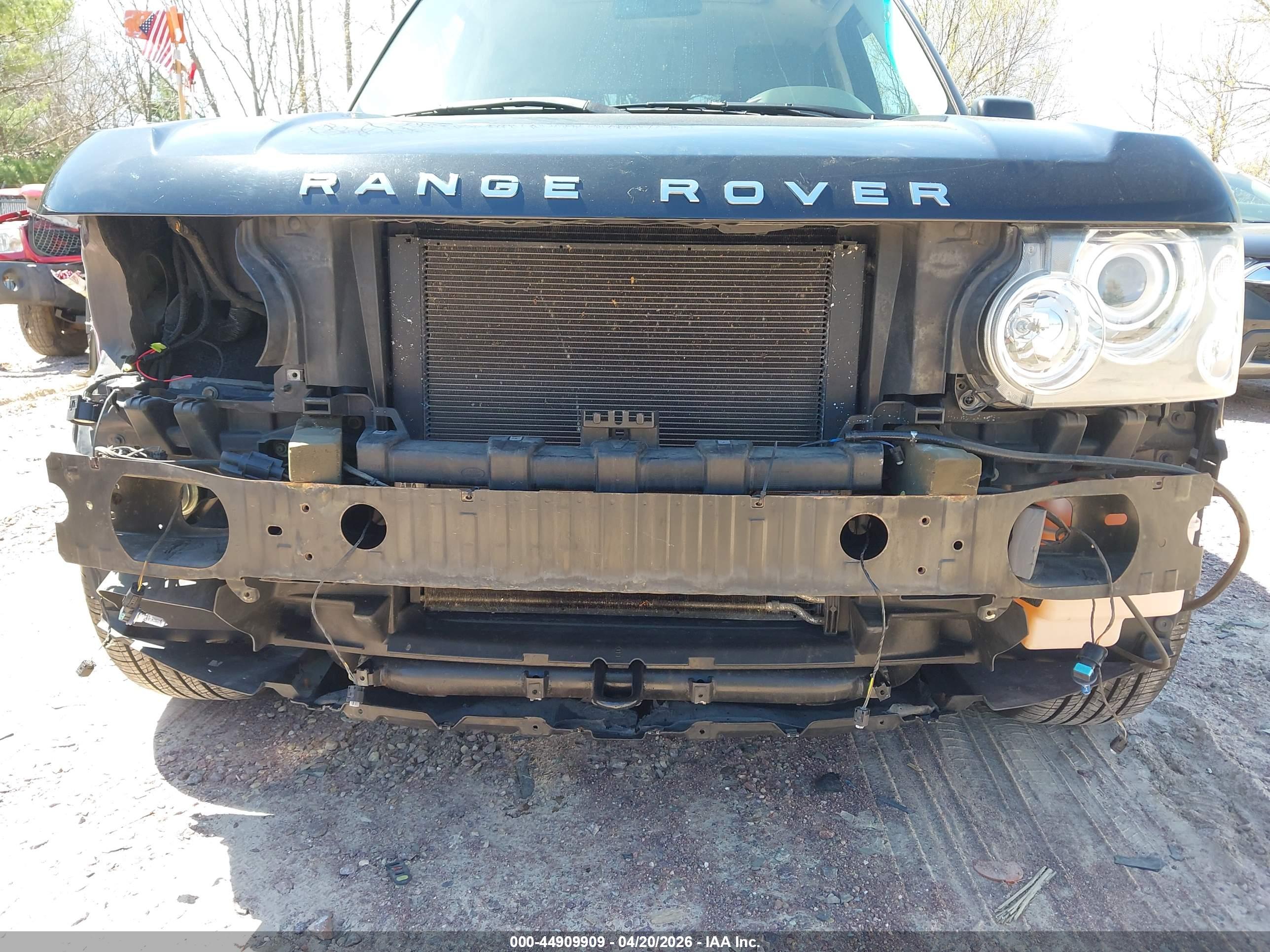 LAND ROVER image 6