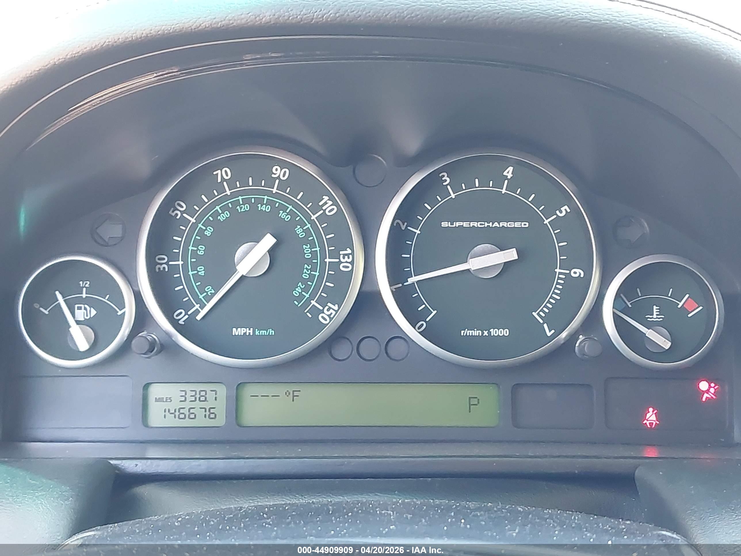 LAND ROVER image 7