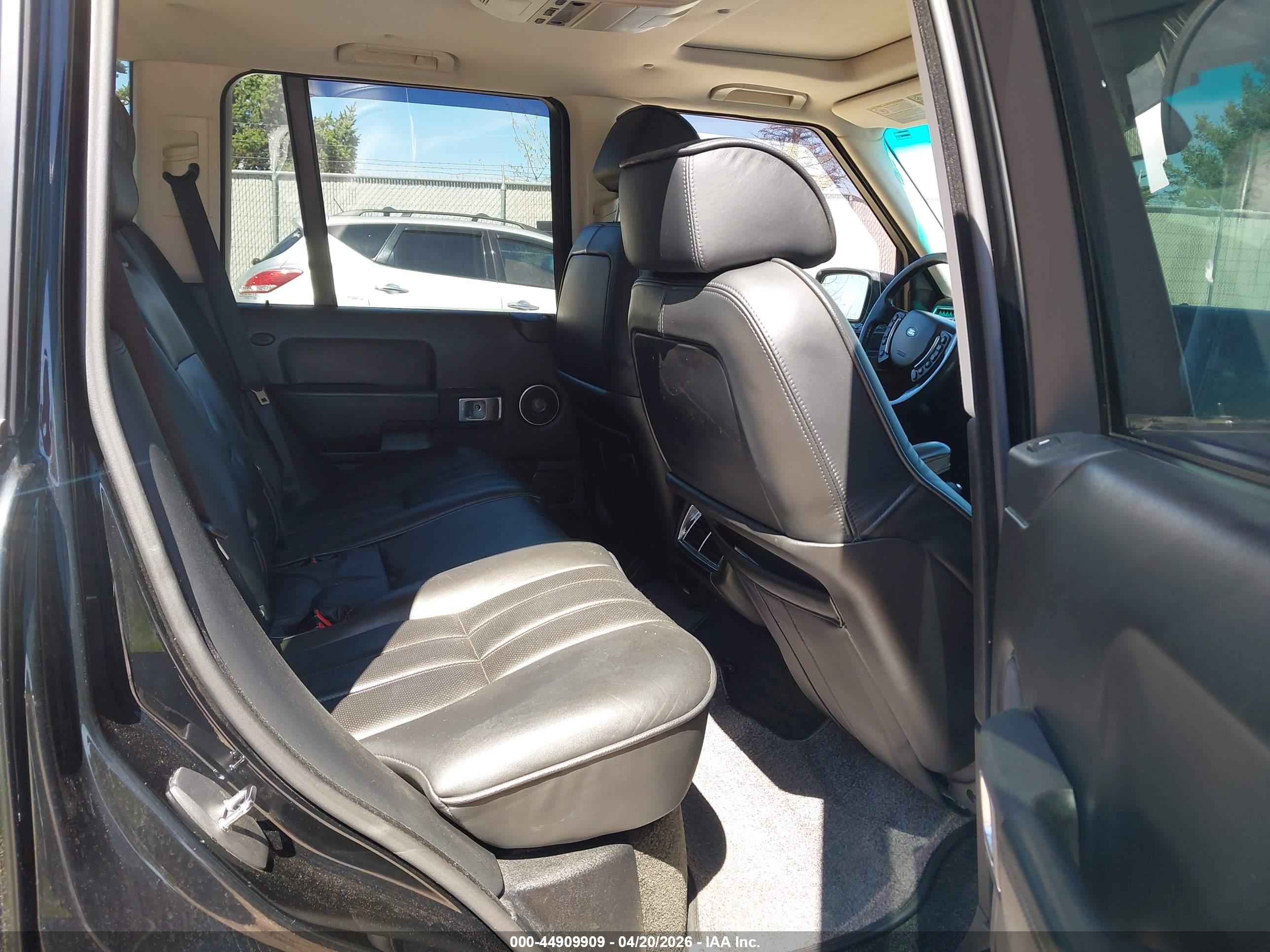 LAND ROVER image 8