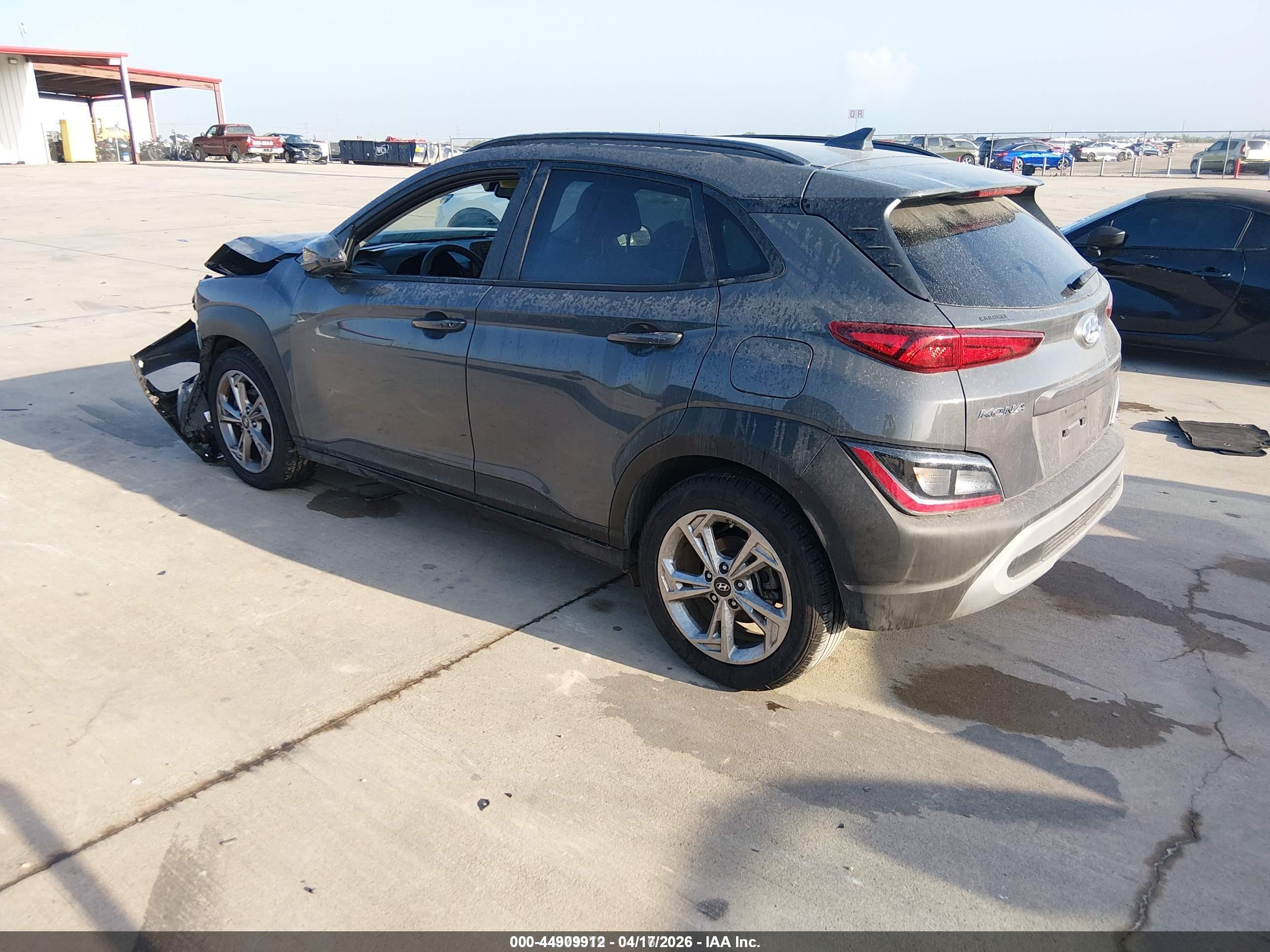 HYUNDAI KONA image 3