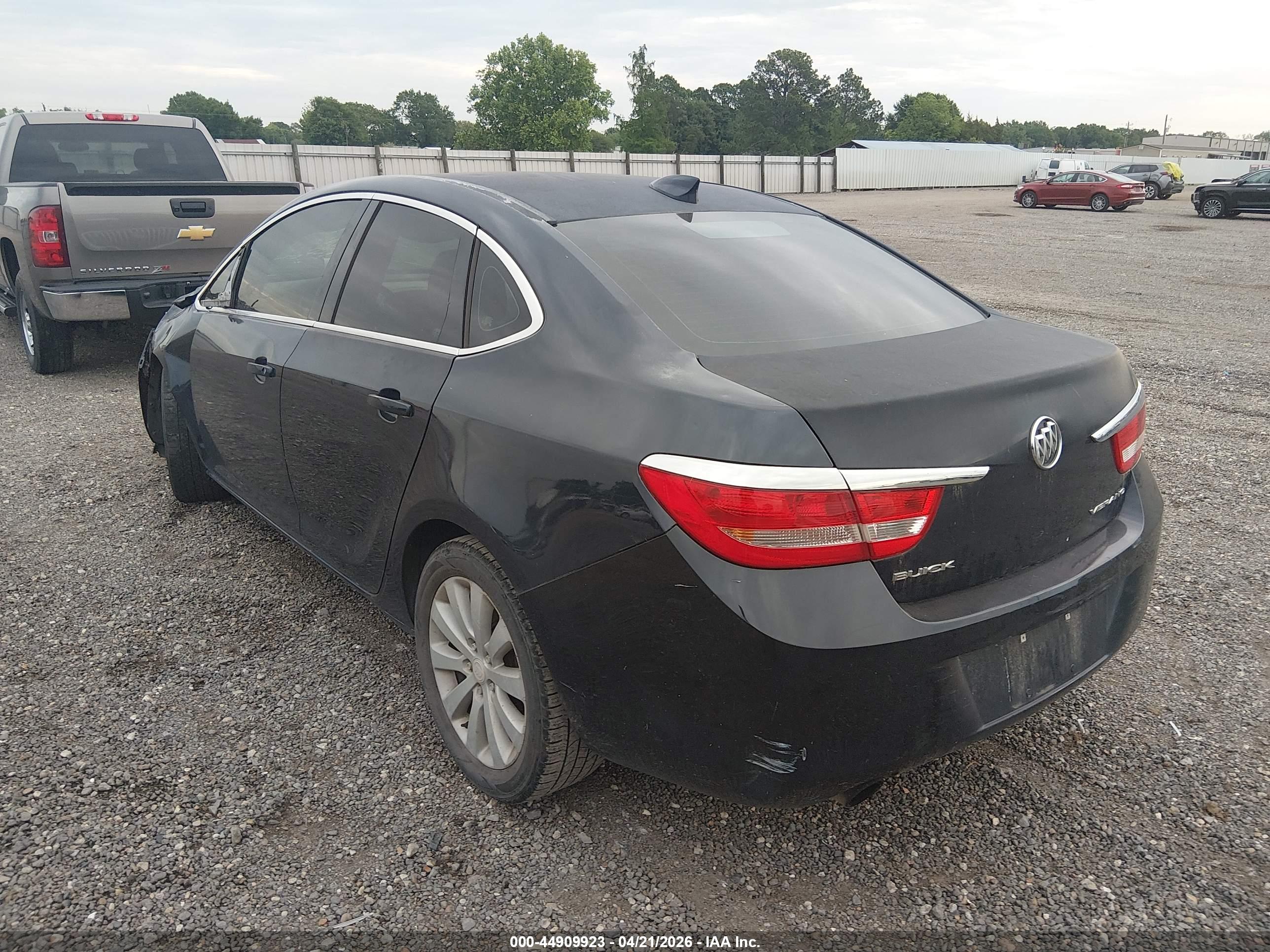 BUICK VERANO image 3