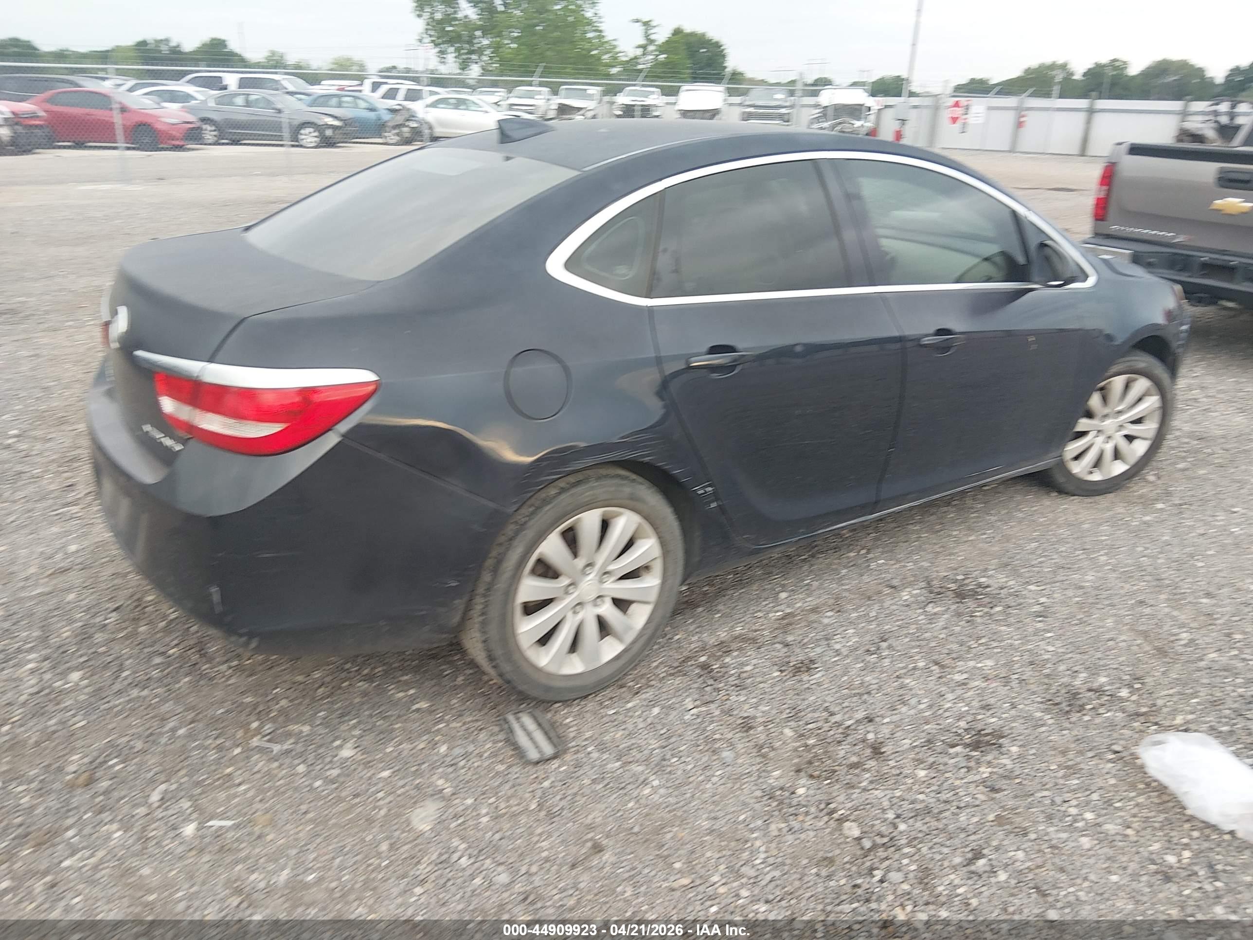 BUICK VERANO image 4