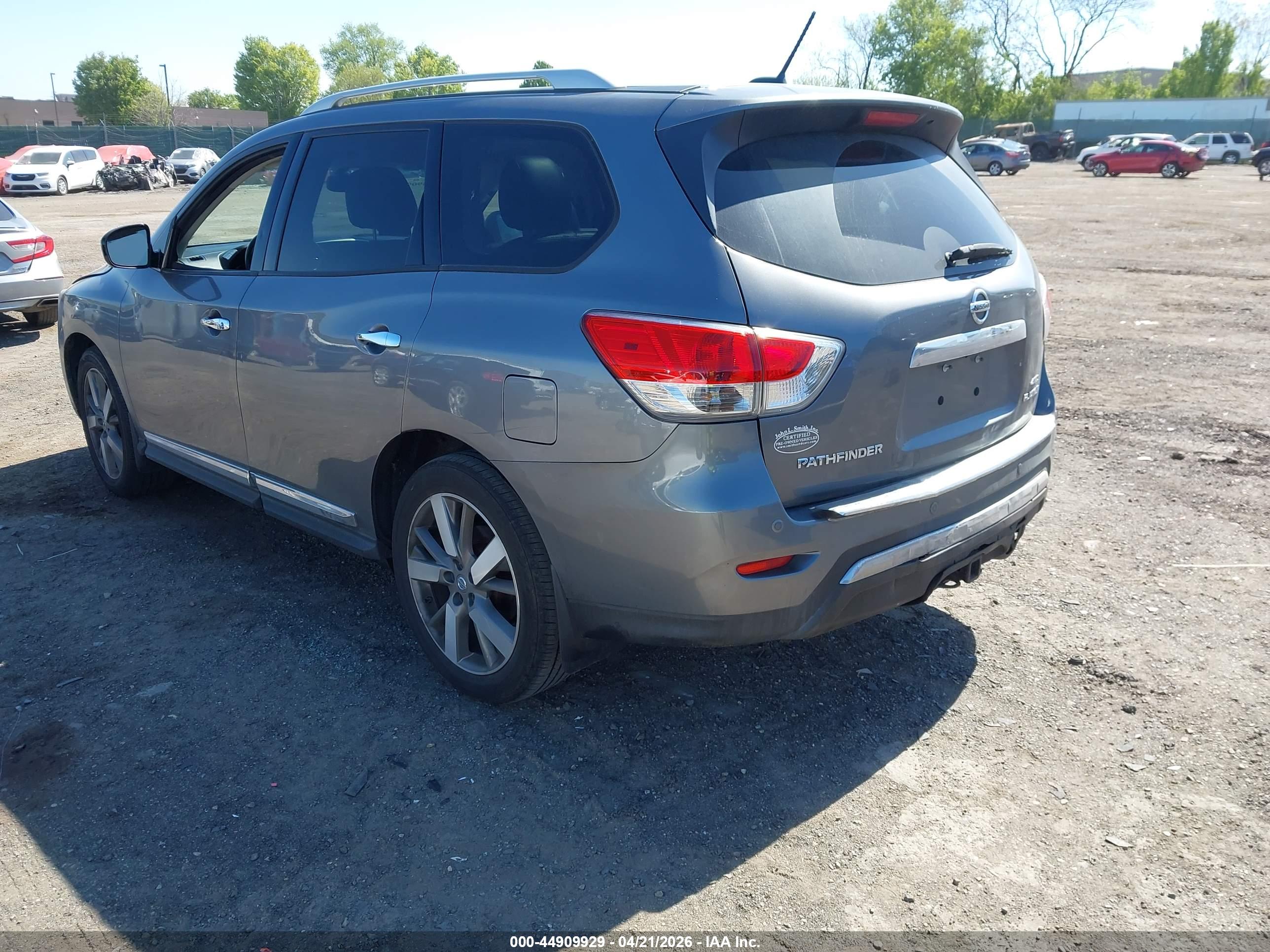 NISSAN PATHFINDER image 3
