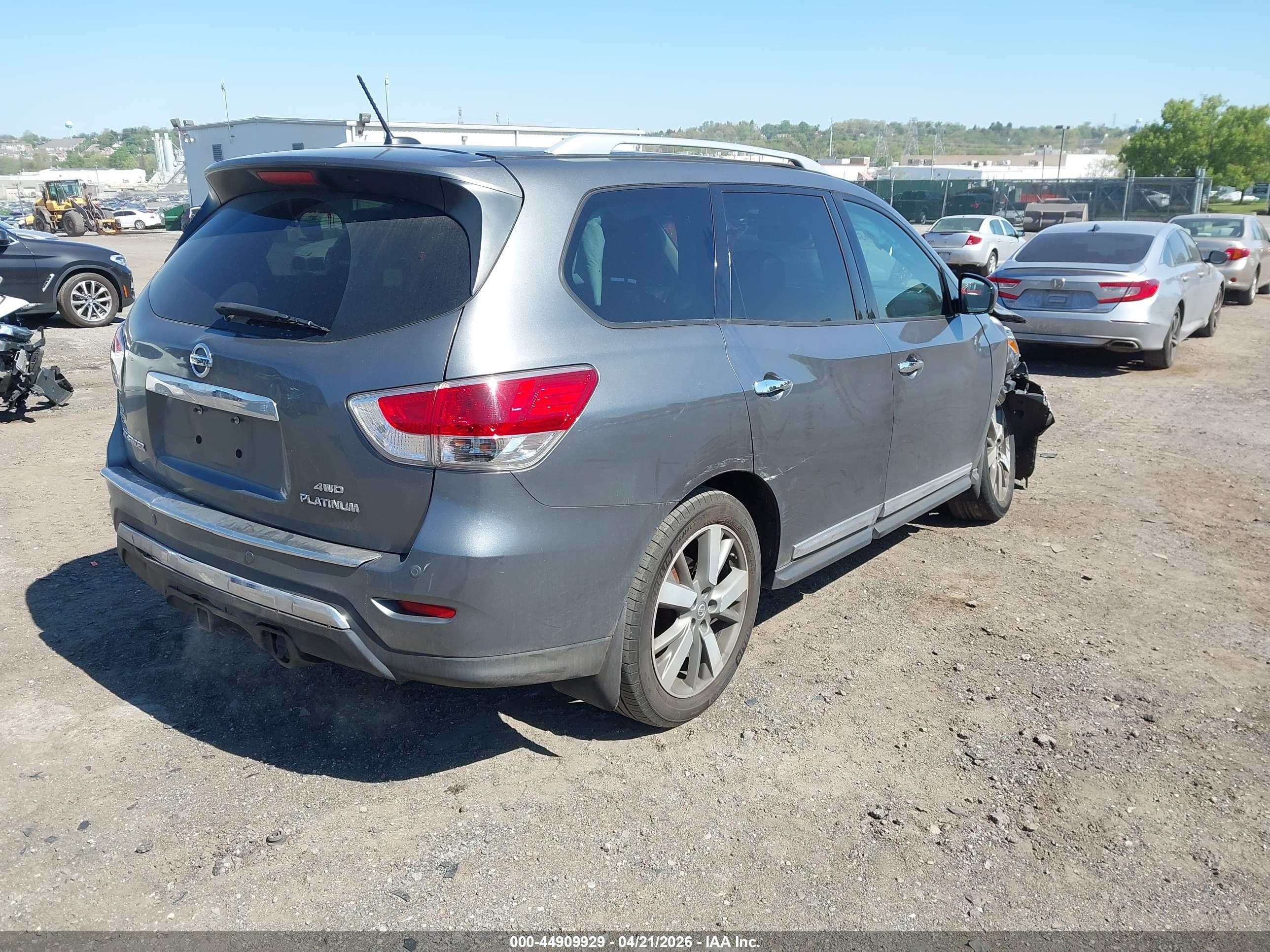 NISSAN PATHFINDER image 4