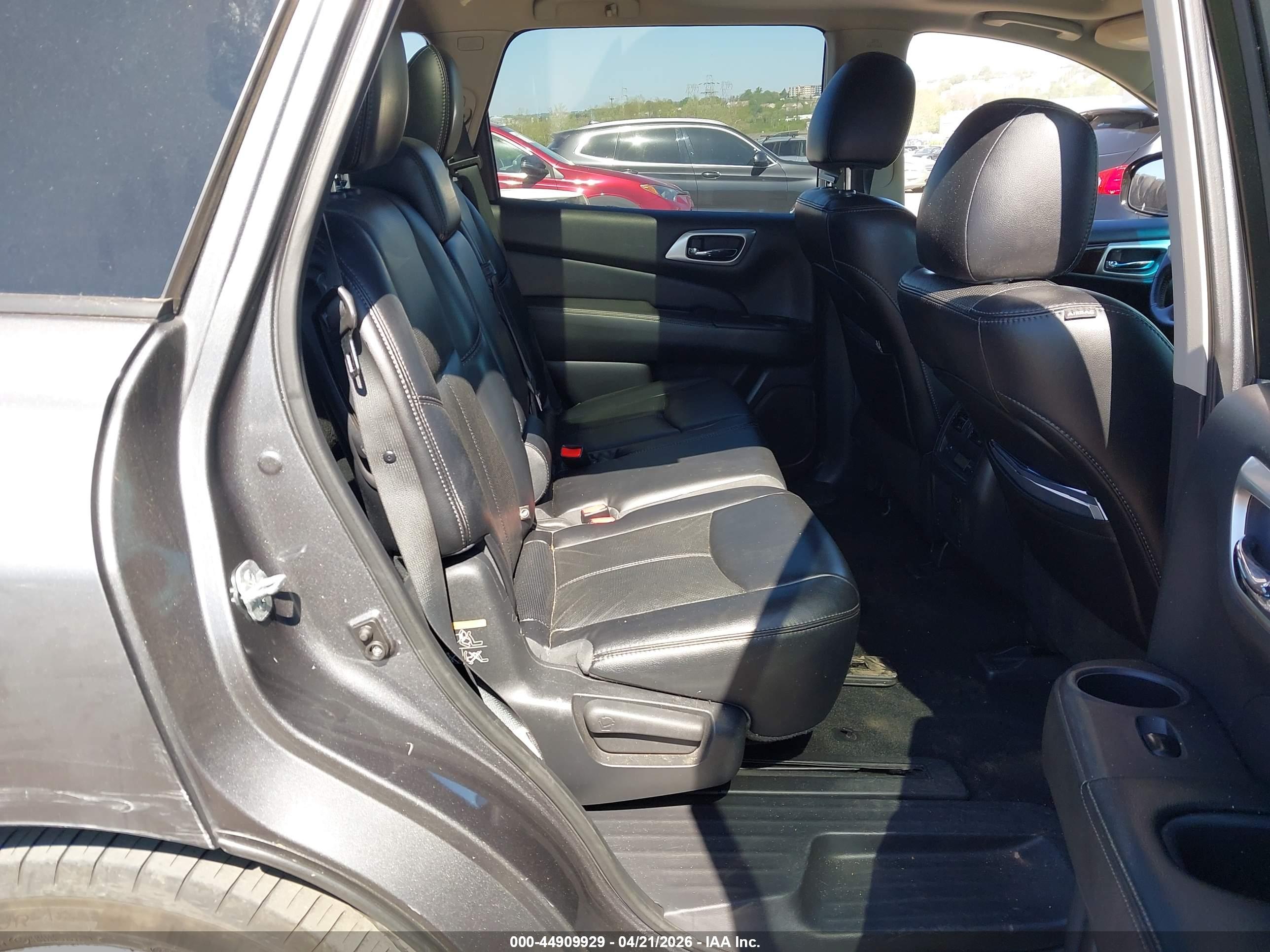 NISSAN PATHFINDER image 8