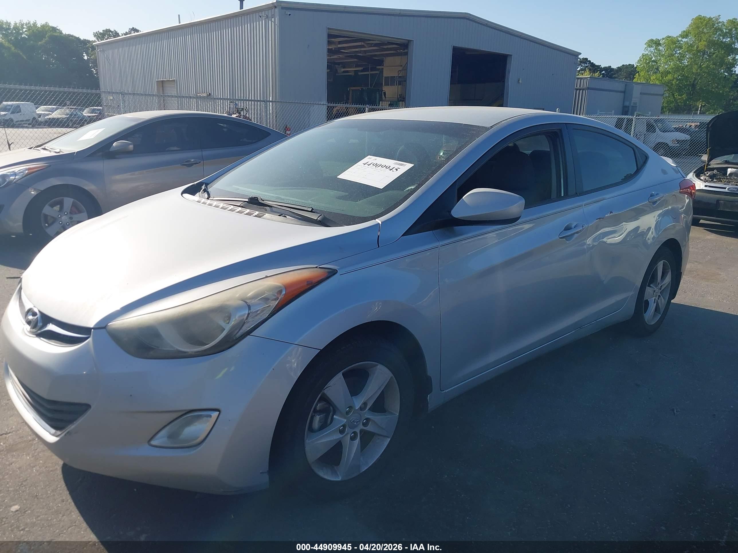HYUNDAI ELANTRA image 2