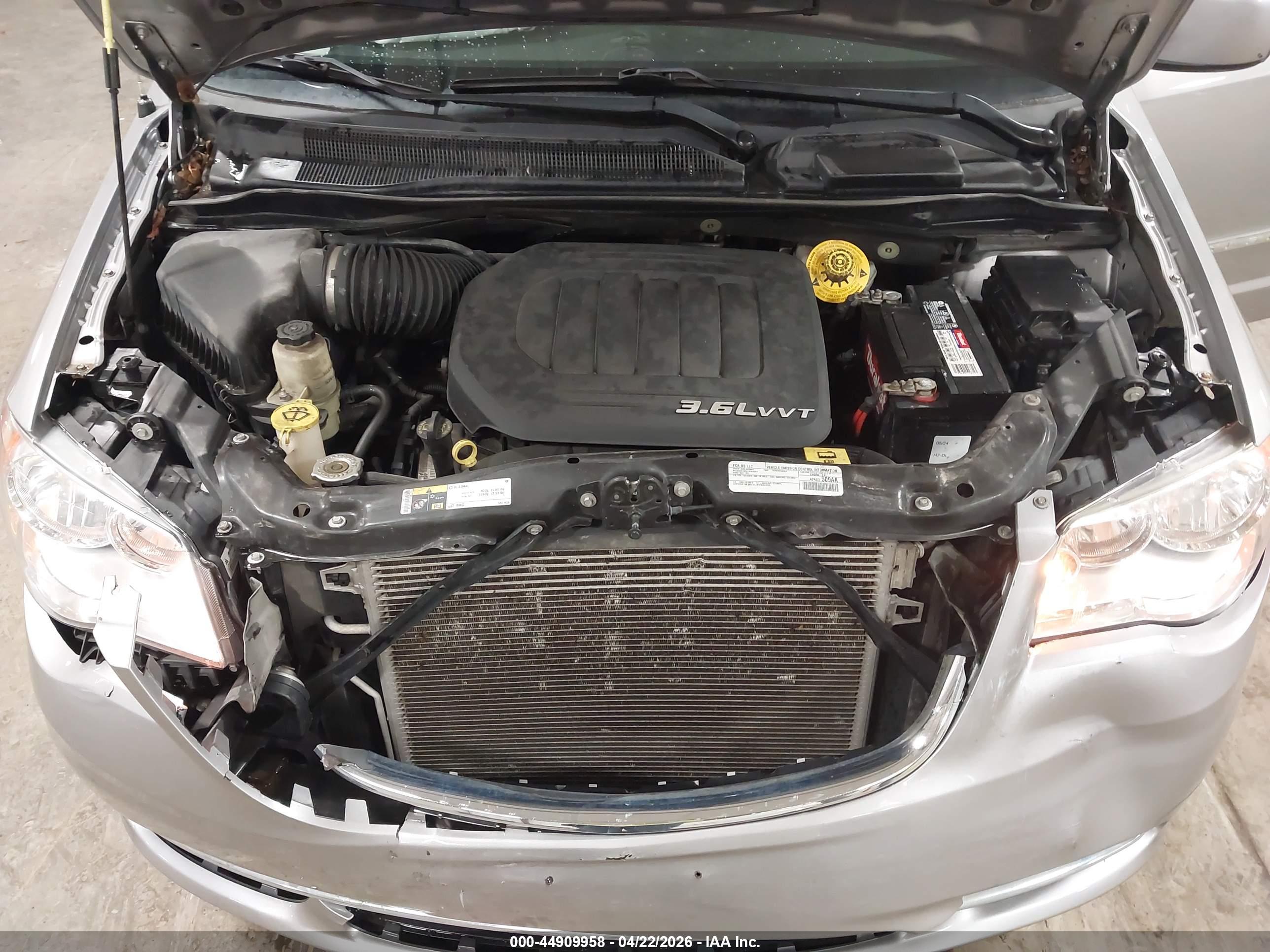 CHRYSLER TOWN image 10