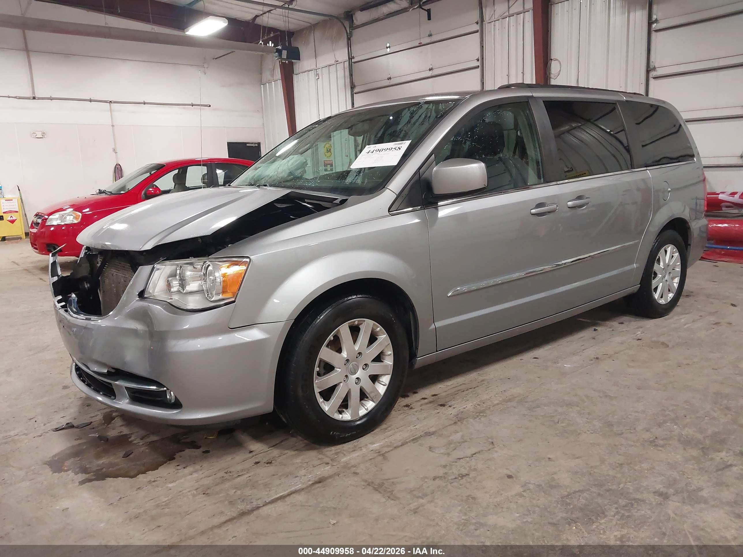CHRYSLER TOWN image 2