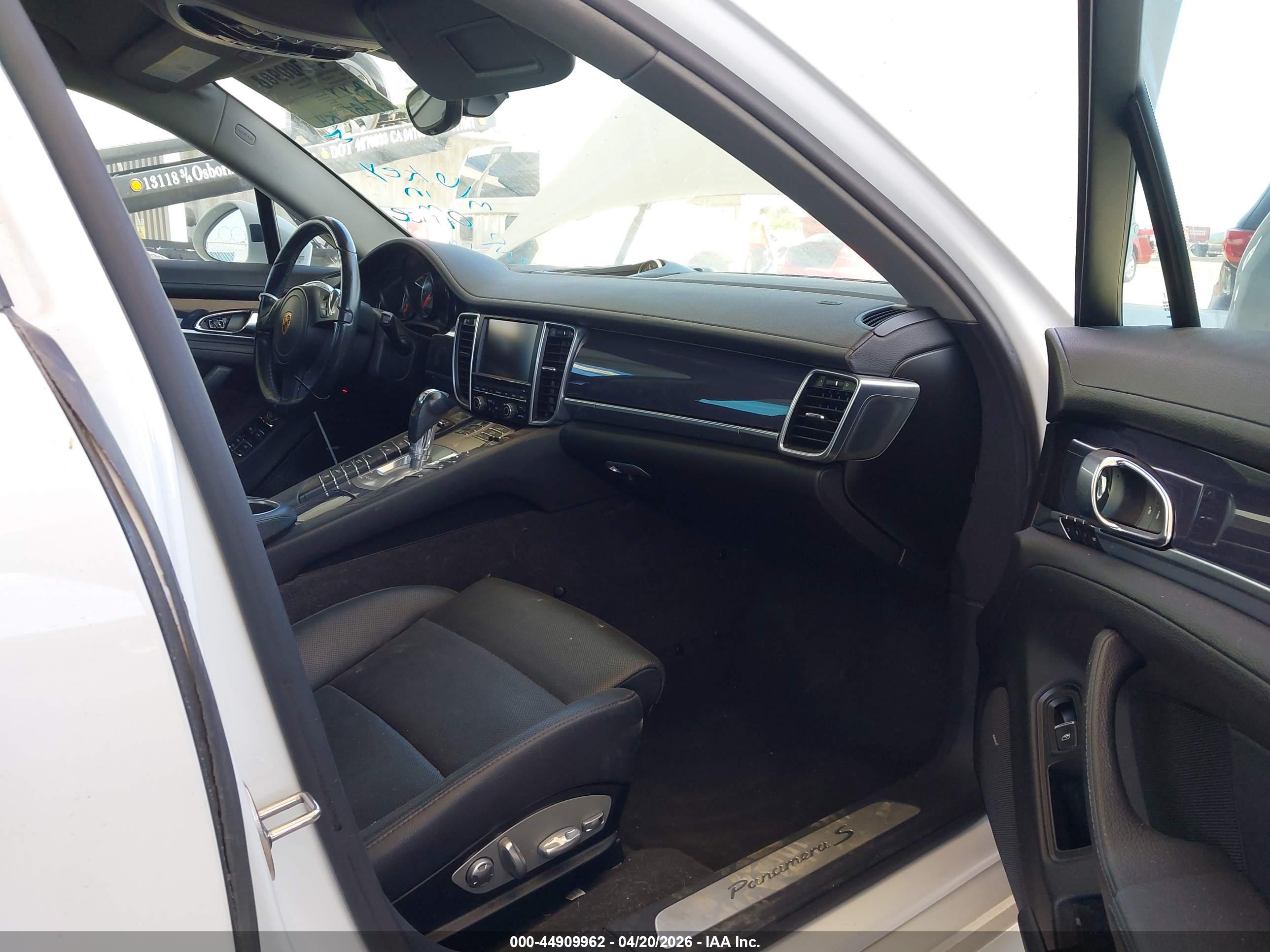 PORSCHE PANAMERA image 5