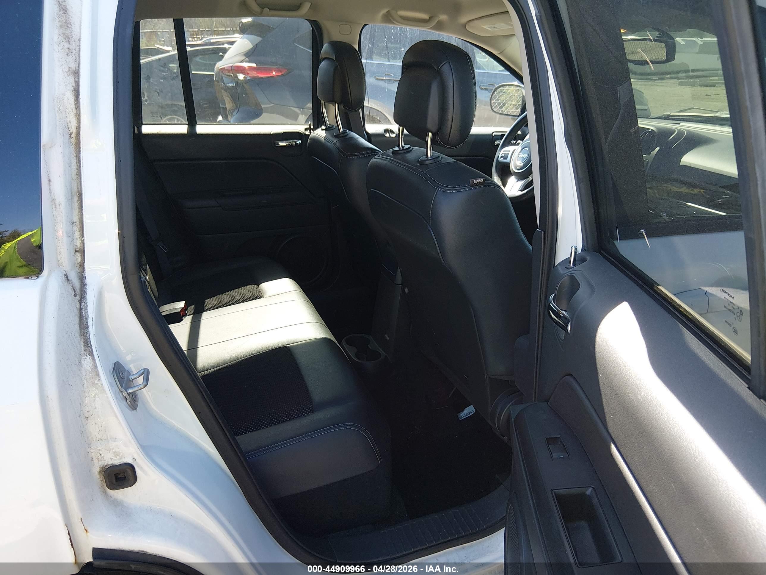 JEEP COMPASS image 8
