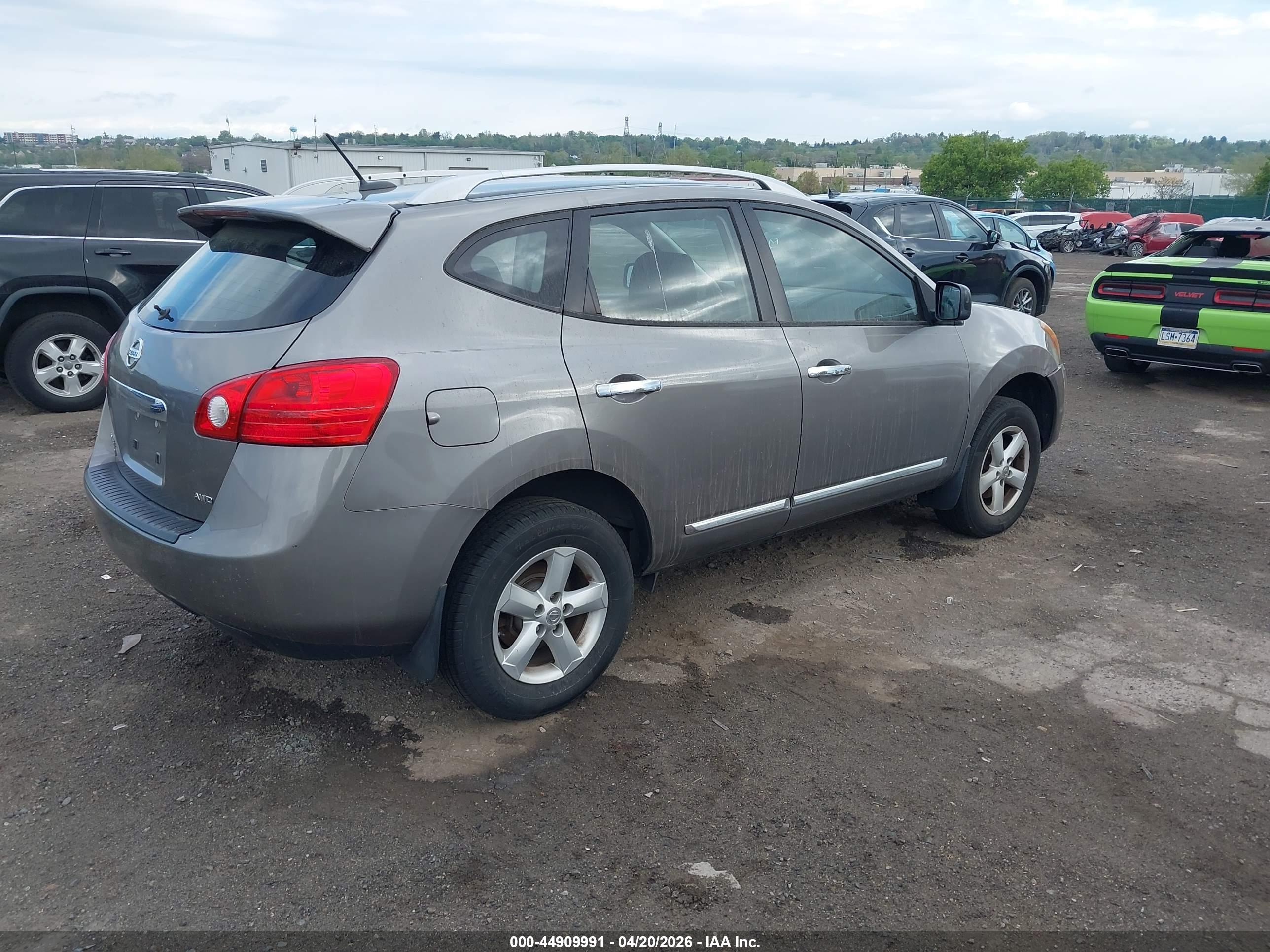 NISSAN ROGUE image 4