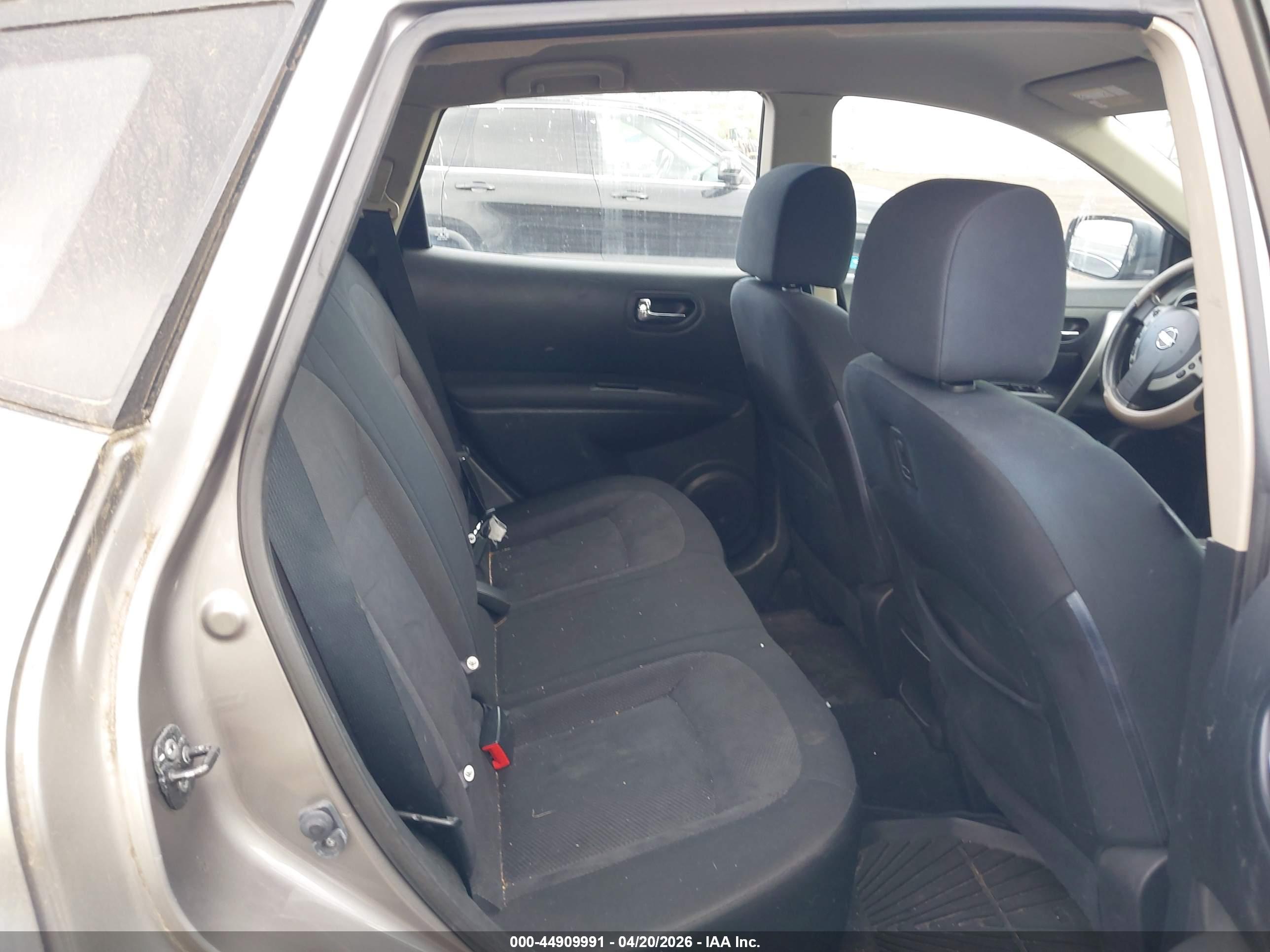 NISSAN ROGUE image 8