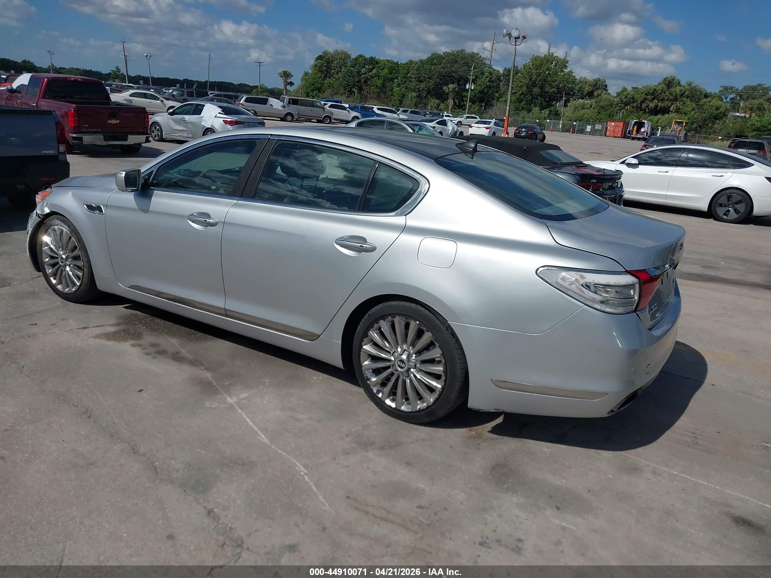KIA K900 image 3