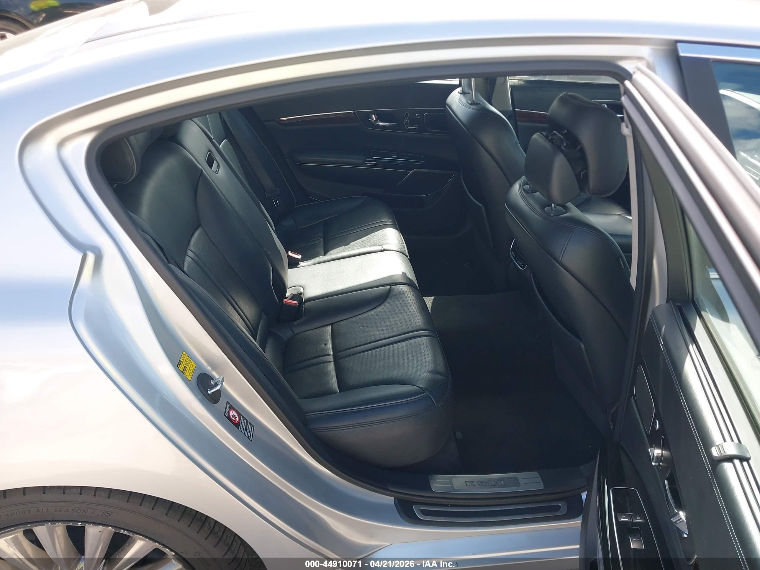 KIA K900 image 8