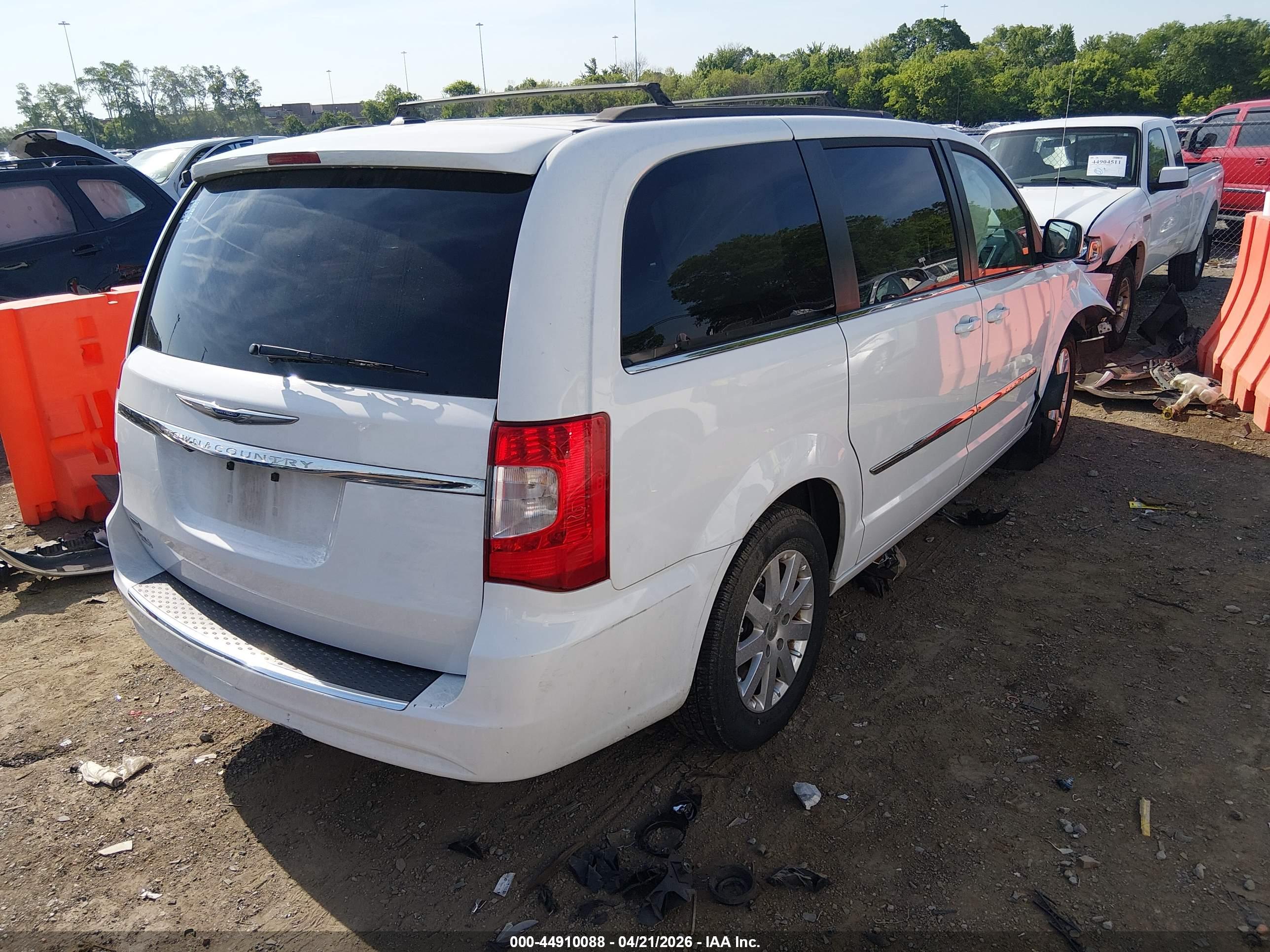 CHRYSLER TOWN image 4
