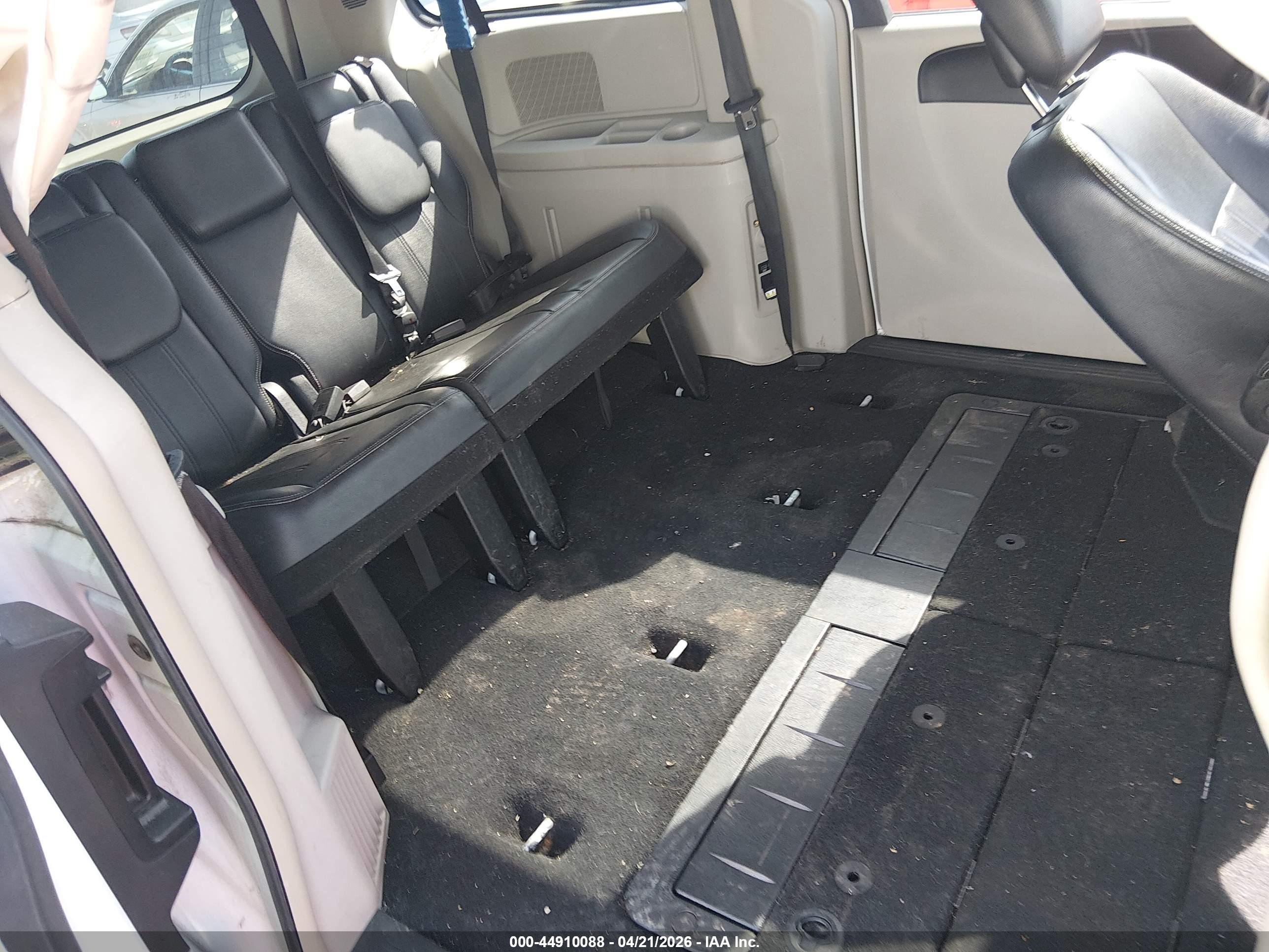 CHRYSLER TOWN image 8