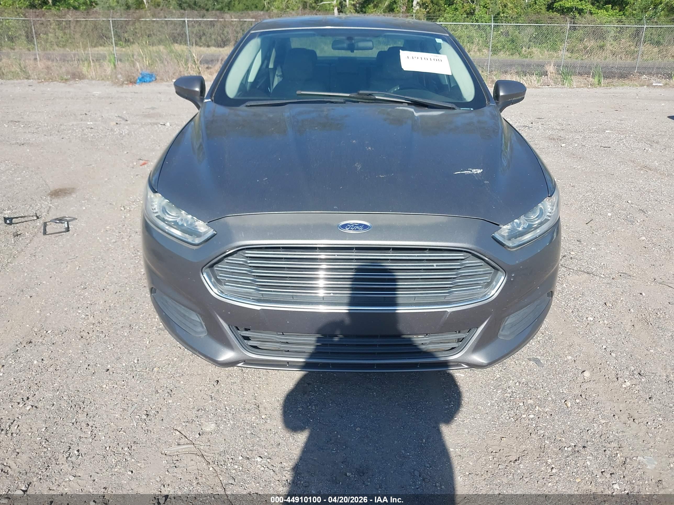 FORD FUSION image 6