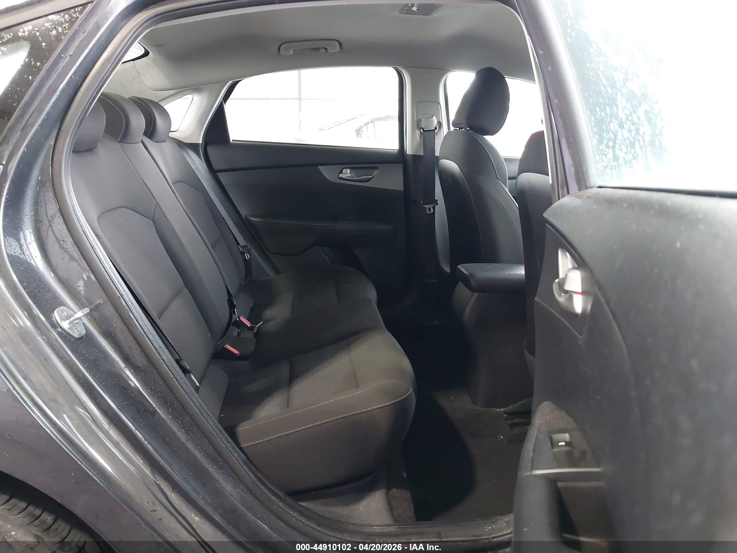 KIA FORTE image 8