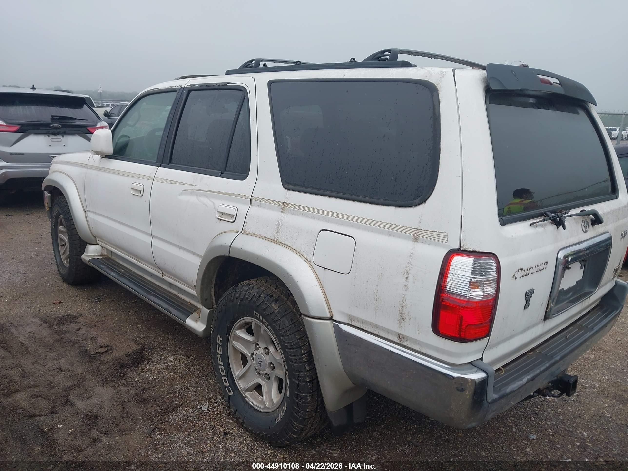 TOYOTA 4RUNNER image 3
