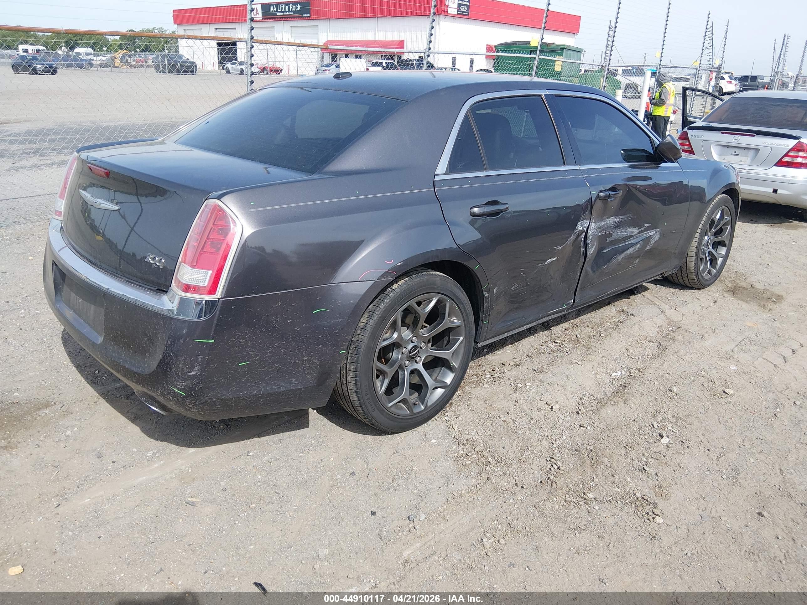 CHRYSLER 300 image 4
