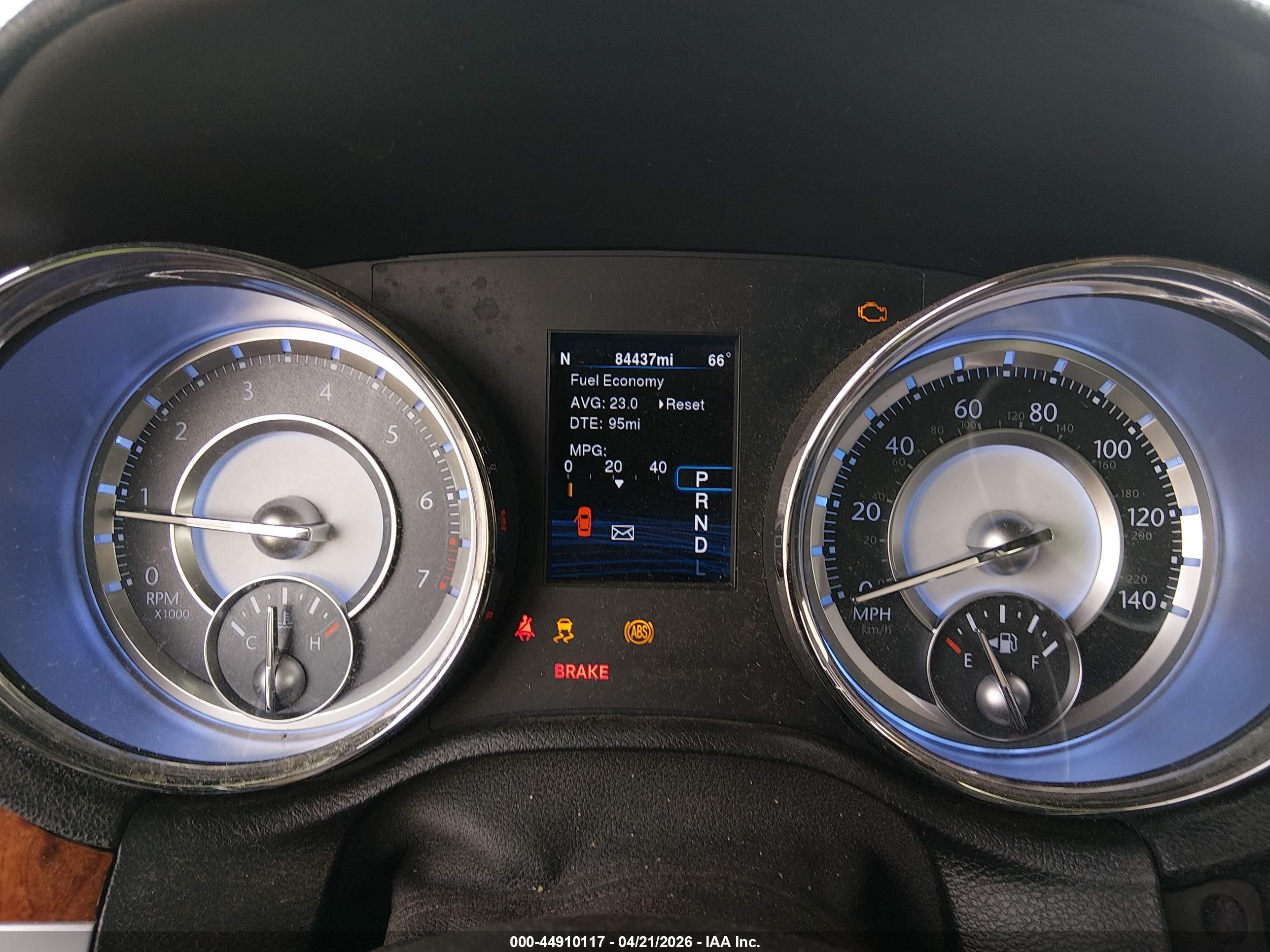 CHRYSLER 300 image 7