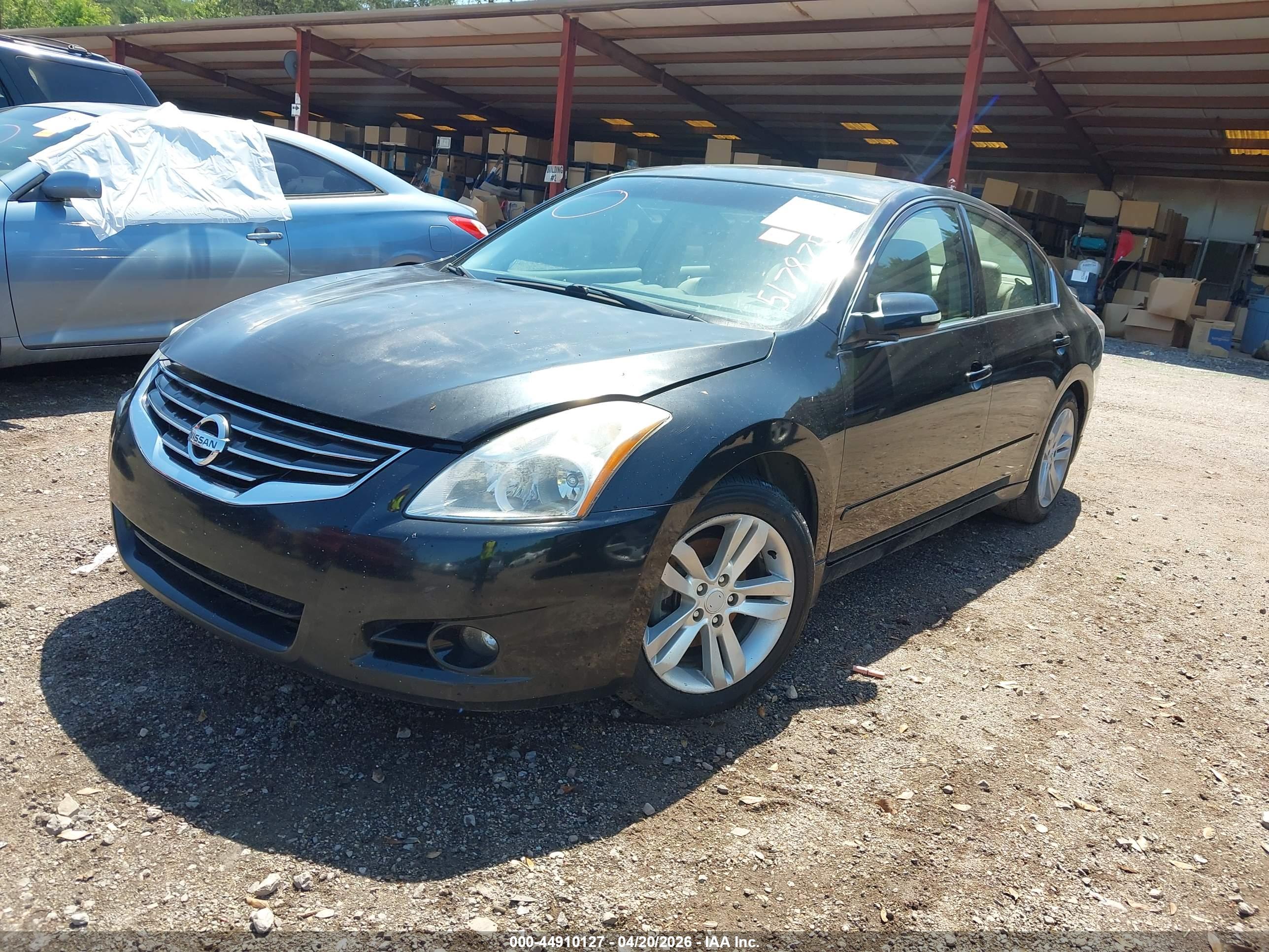 NISSAN ALTIMA image 2