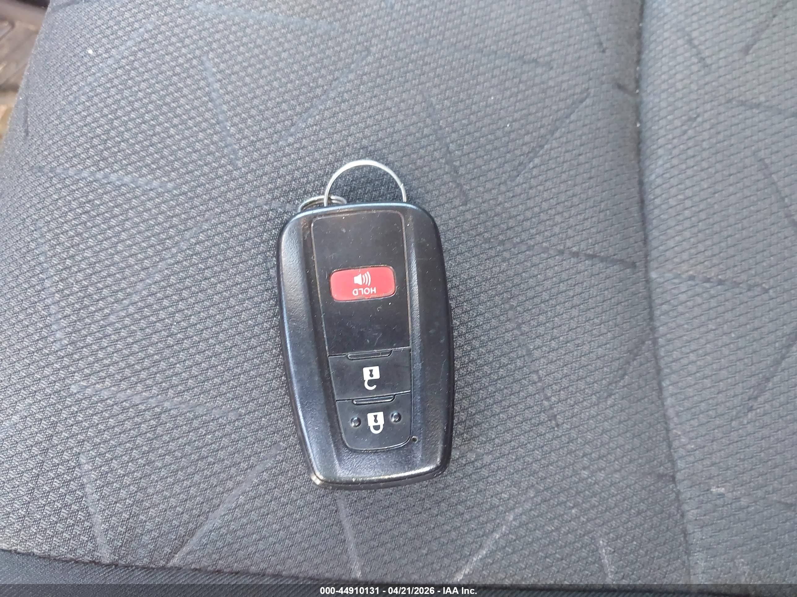 TOYOTA RAV4 image 11