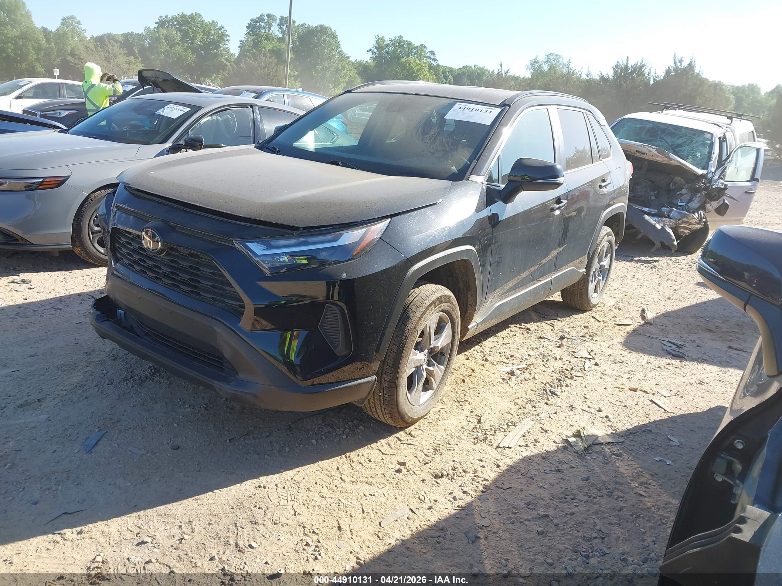 TOYOTA RAV4 image 2