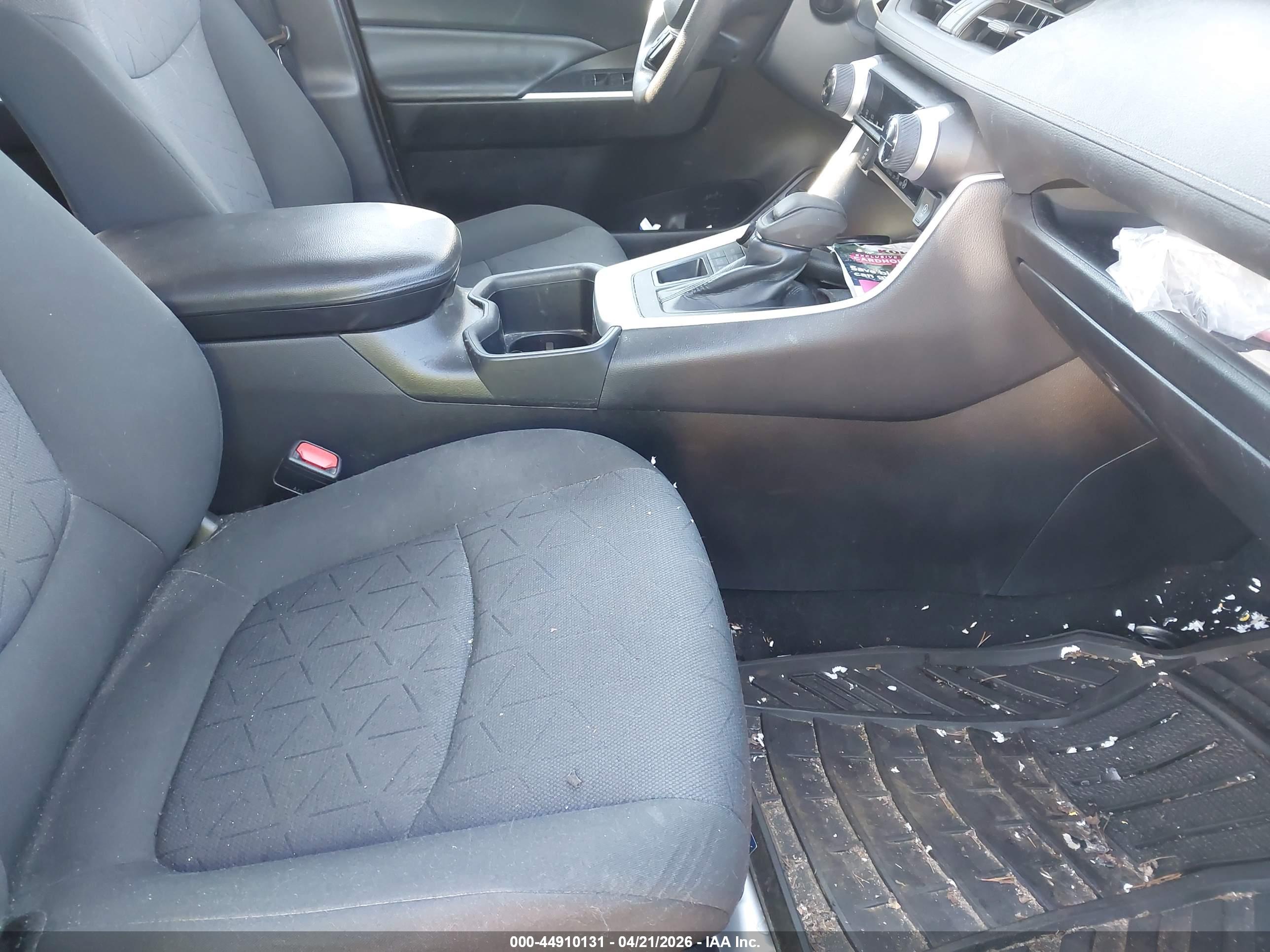 TOYOTA RAV4 image 5