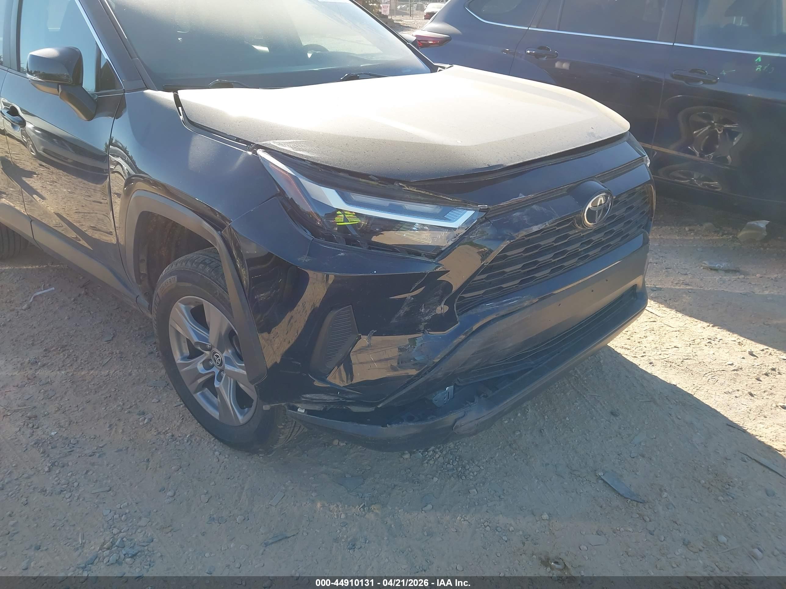 TOYOTA RAV4 image 6