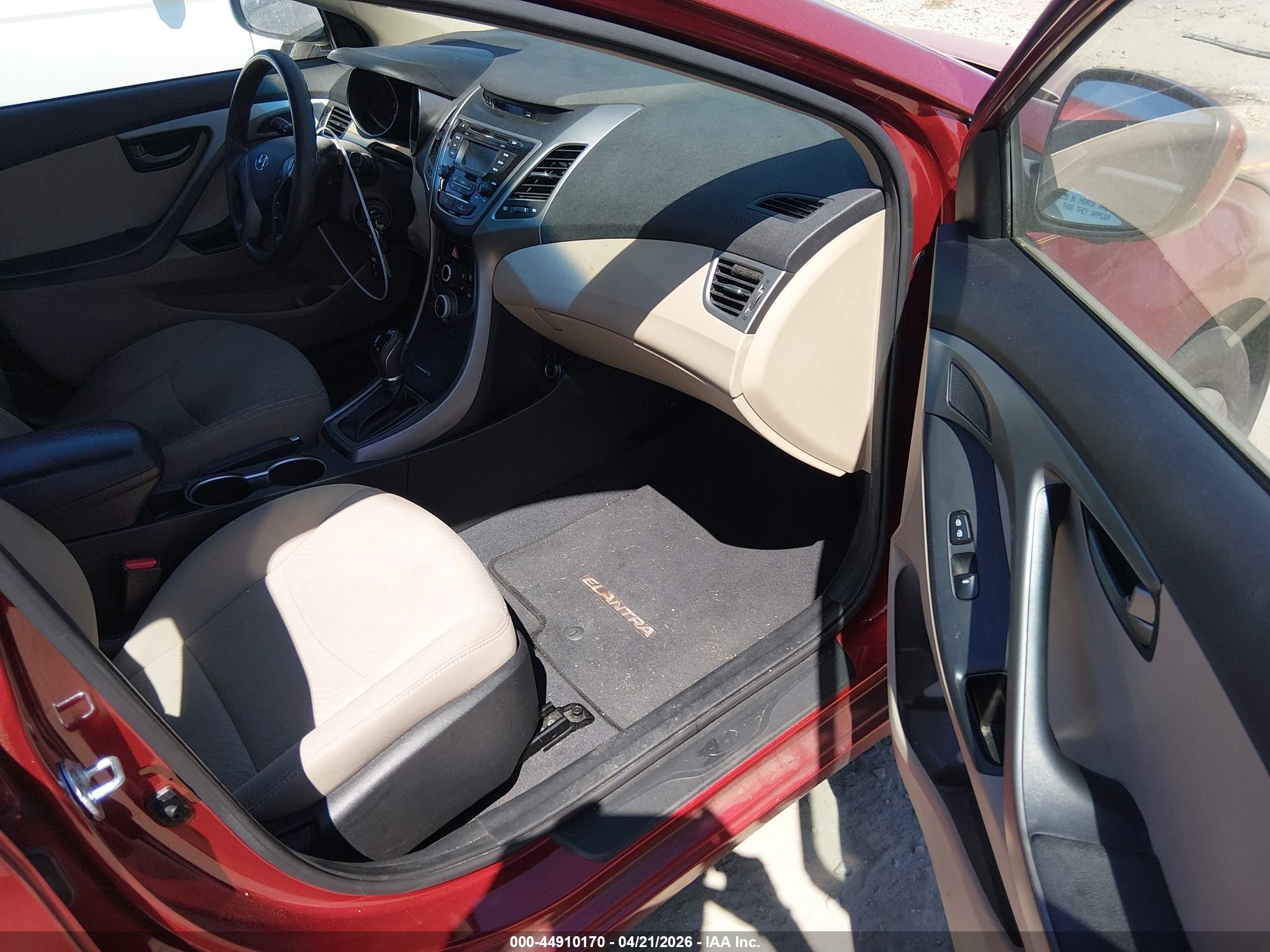 HYUNDAI ELANTRA image 5