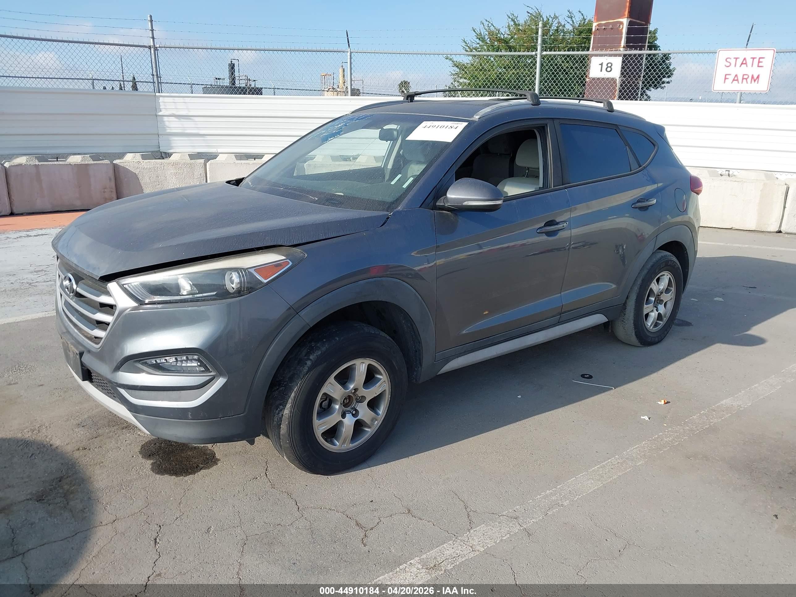 HYUNDAI TUCSON image 2