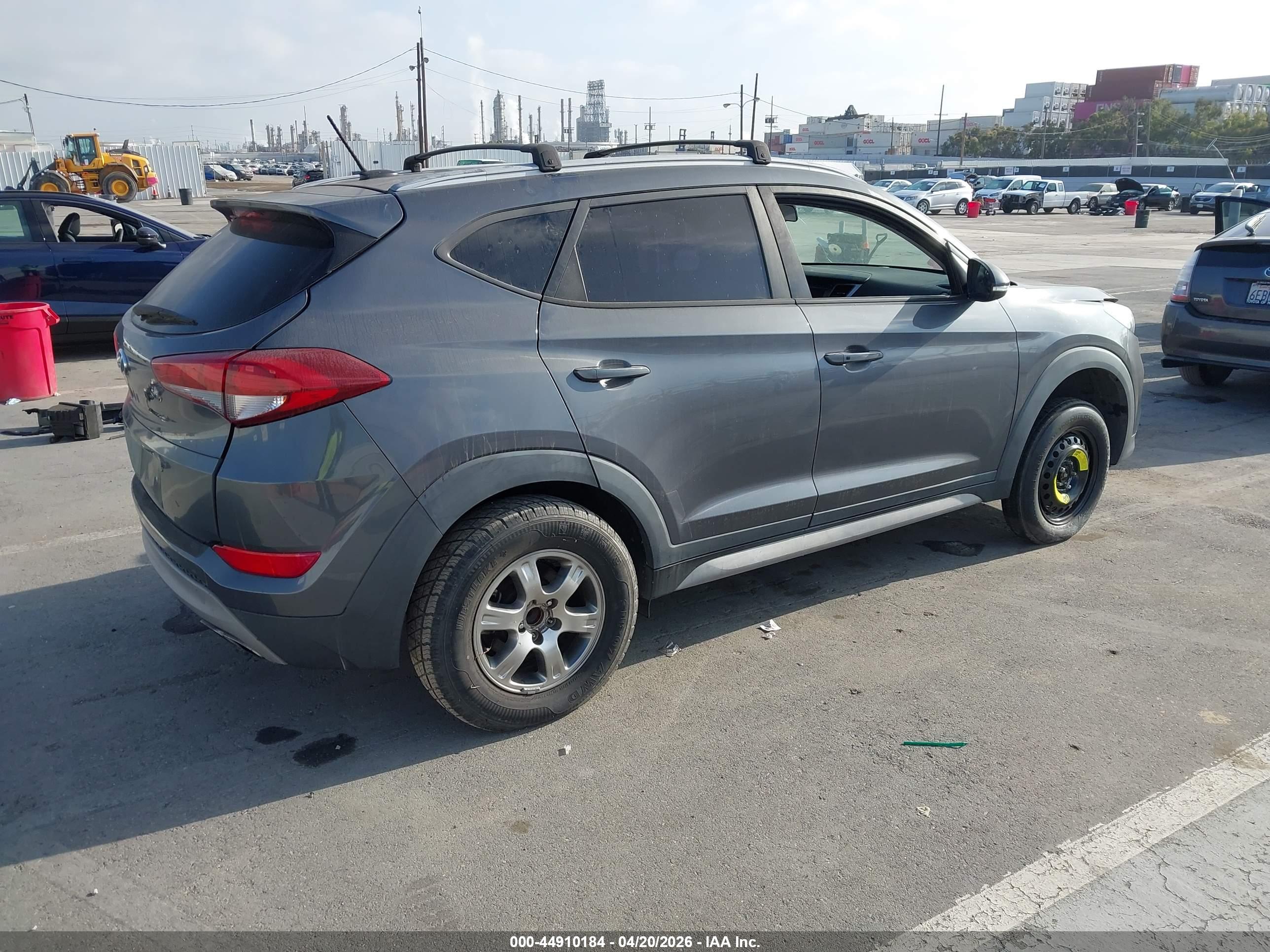 HYUNDAI TUCSON image 4