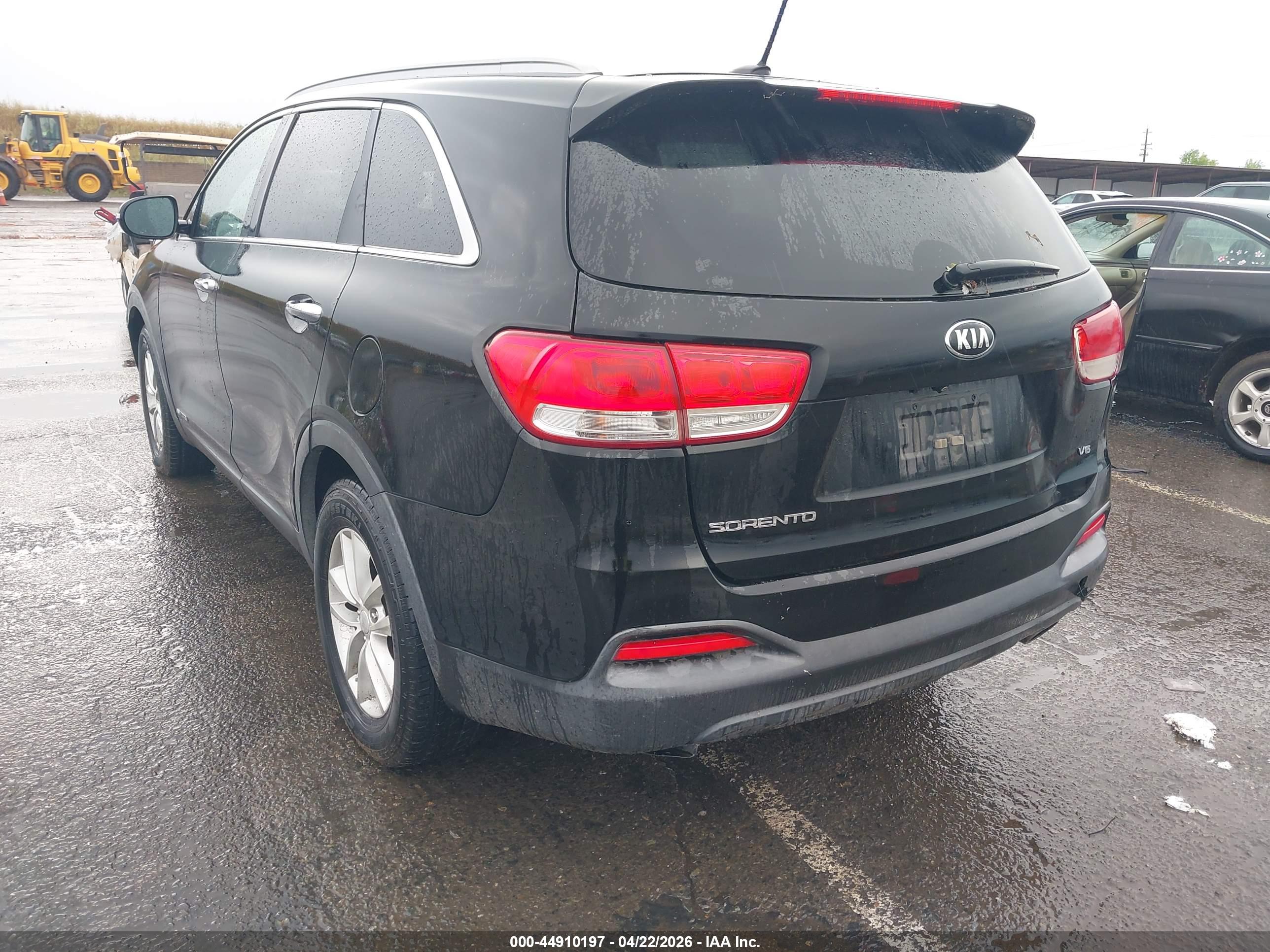 KIA SORENTO image 3
