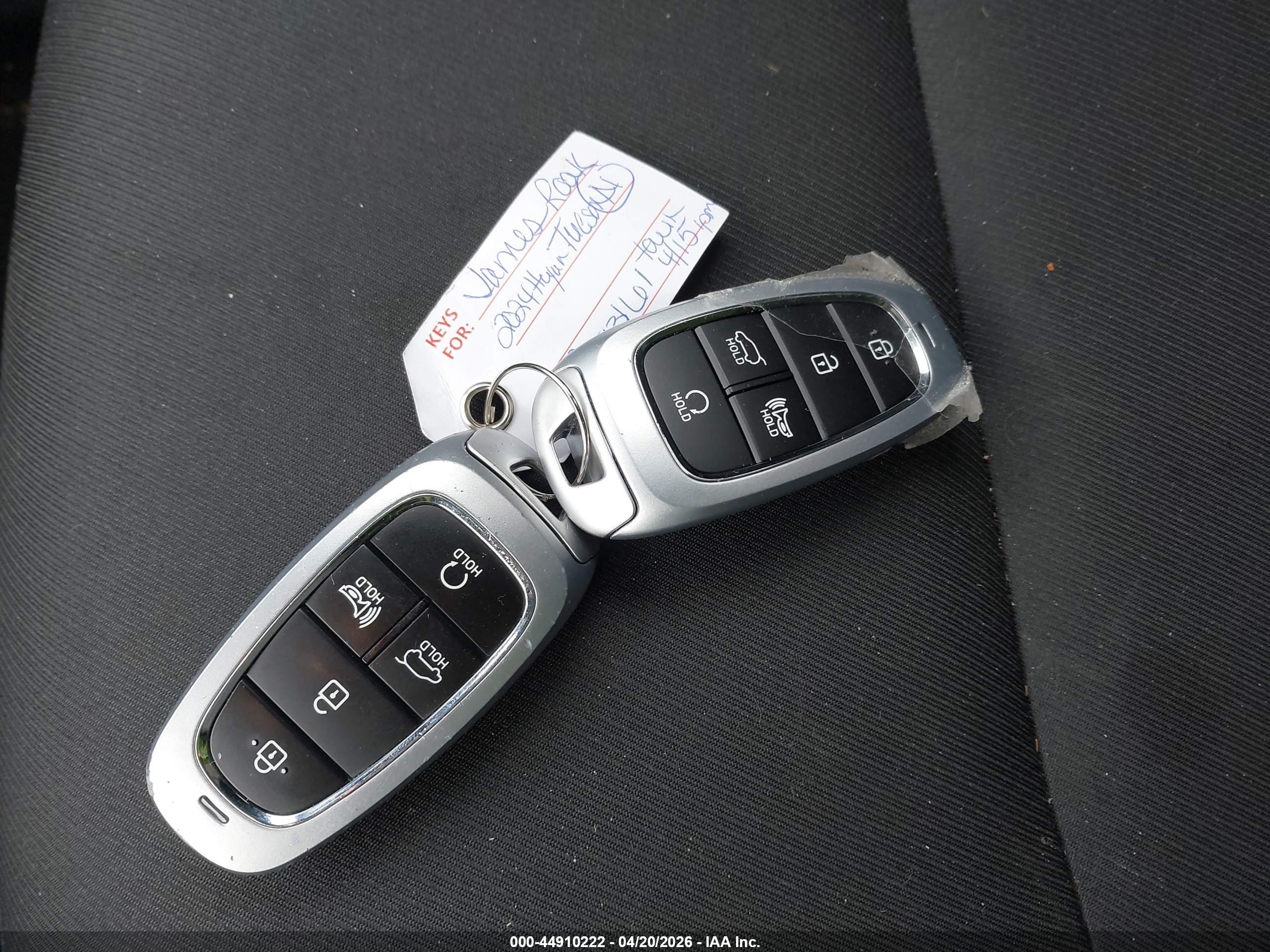 HYUNDAI TUCSON image 11
