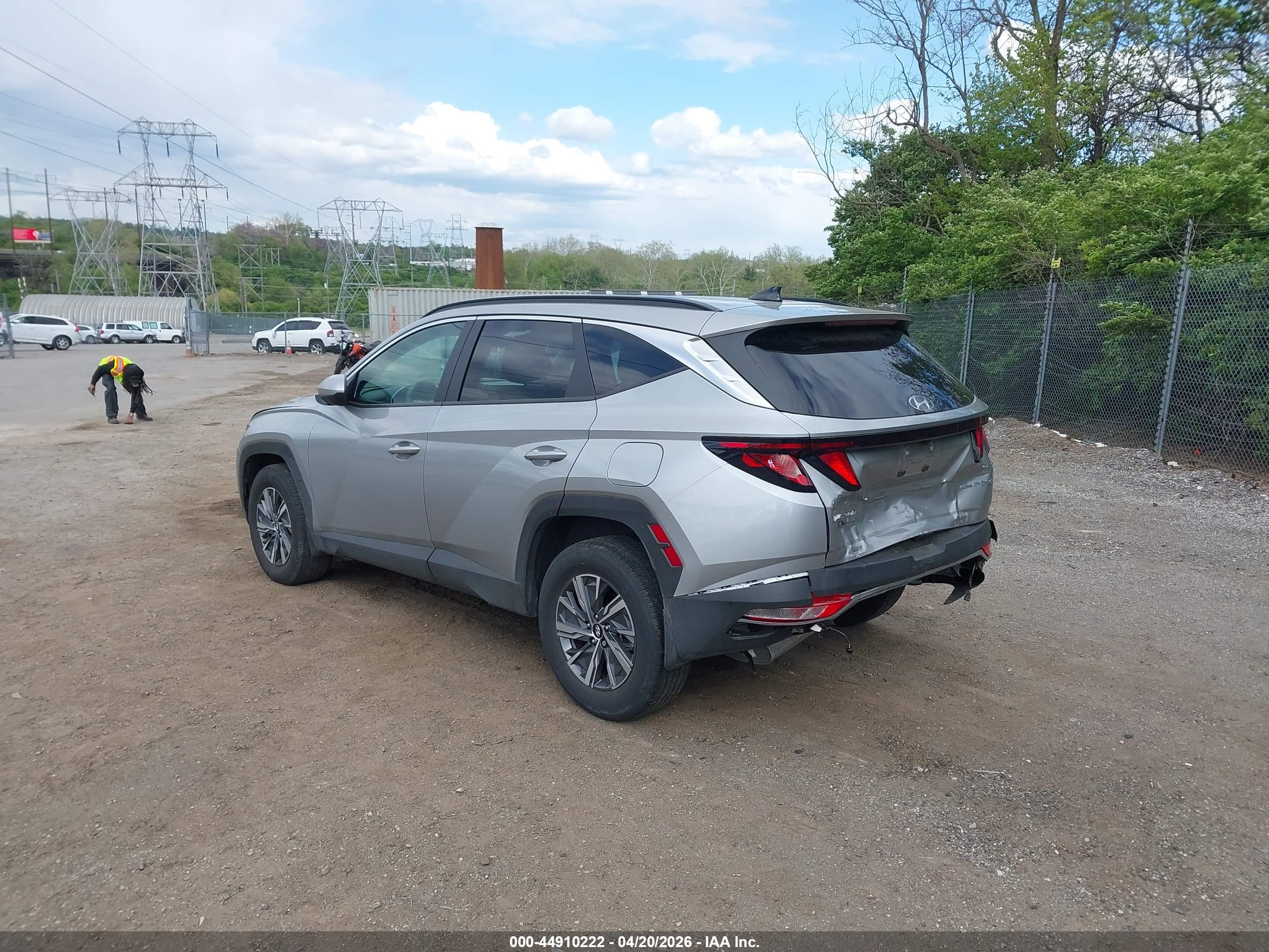 HYUNDAI TUCSON image 3