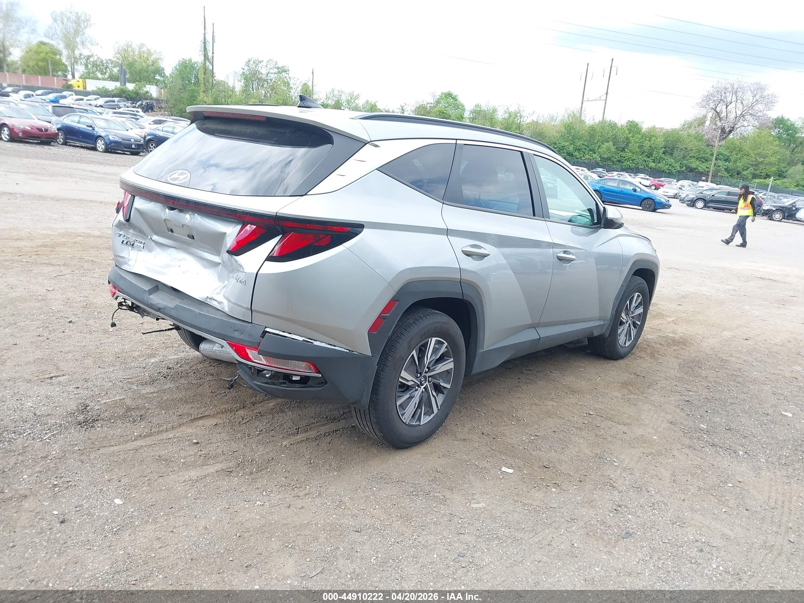HYUNDAI TUCSON image 4