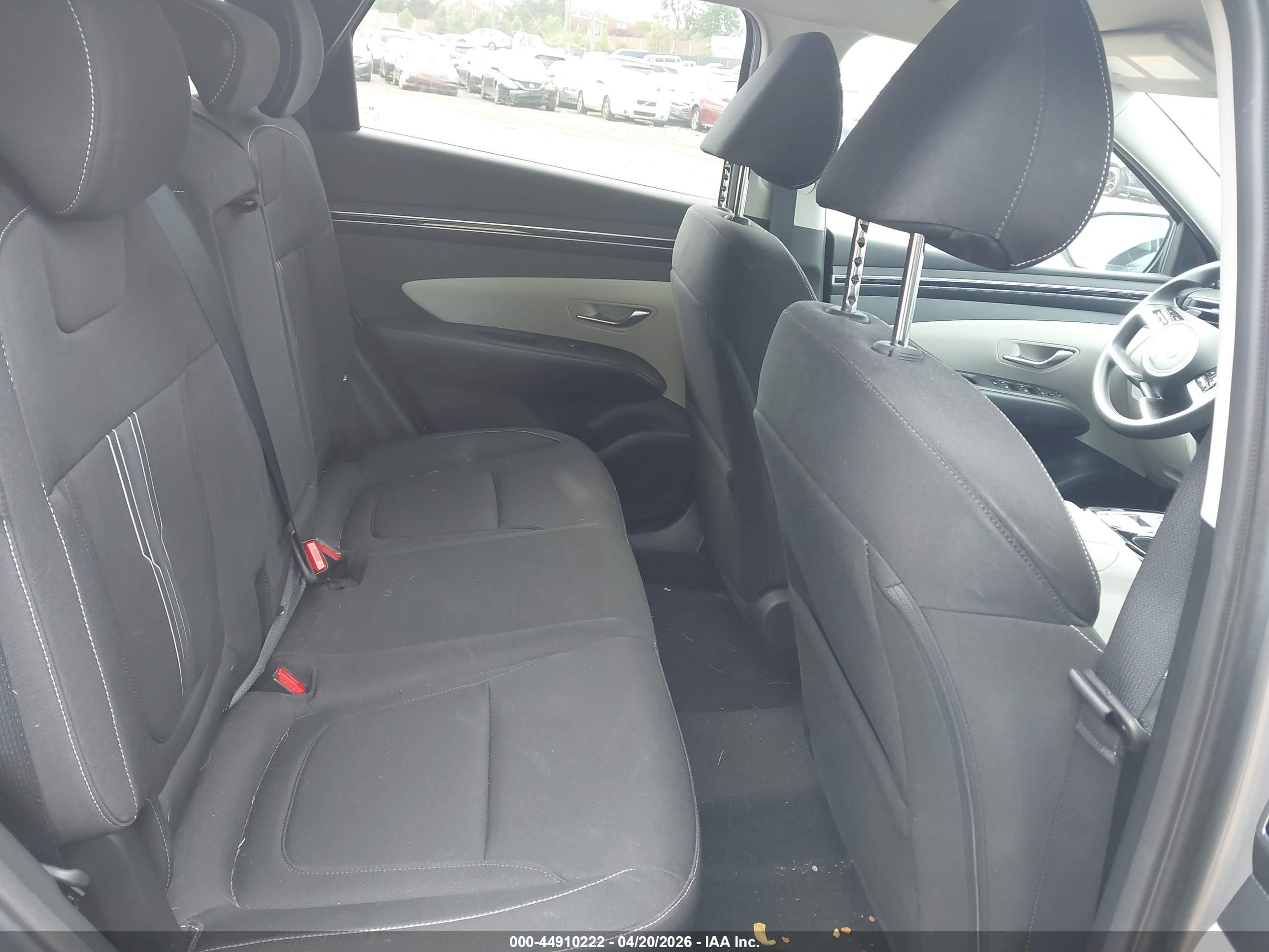 HYUNDAI TUCSON image 8
