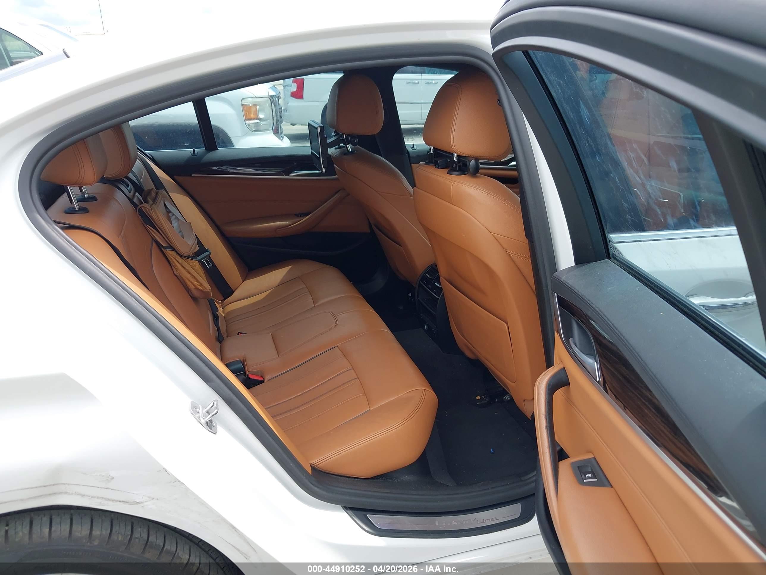 BMW 530I image 8