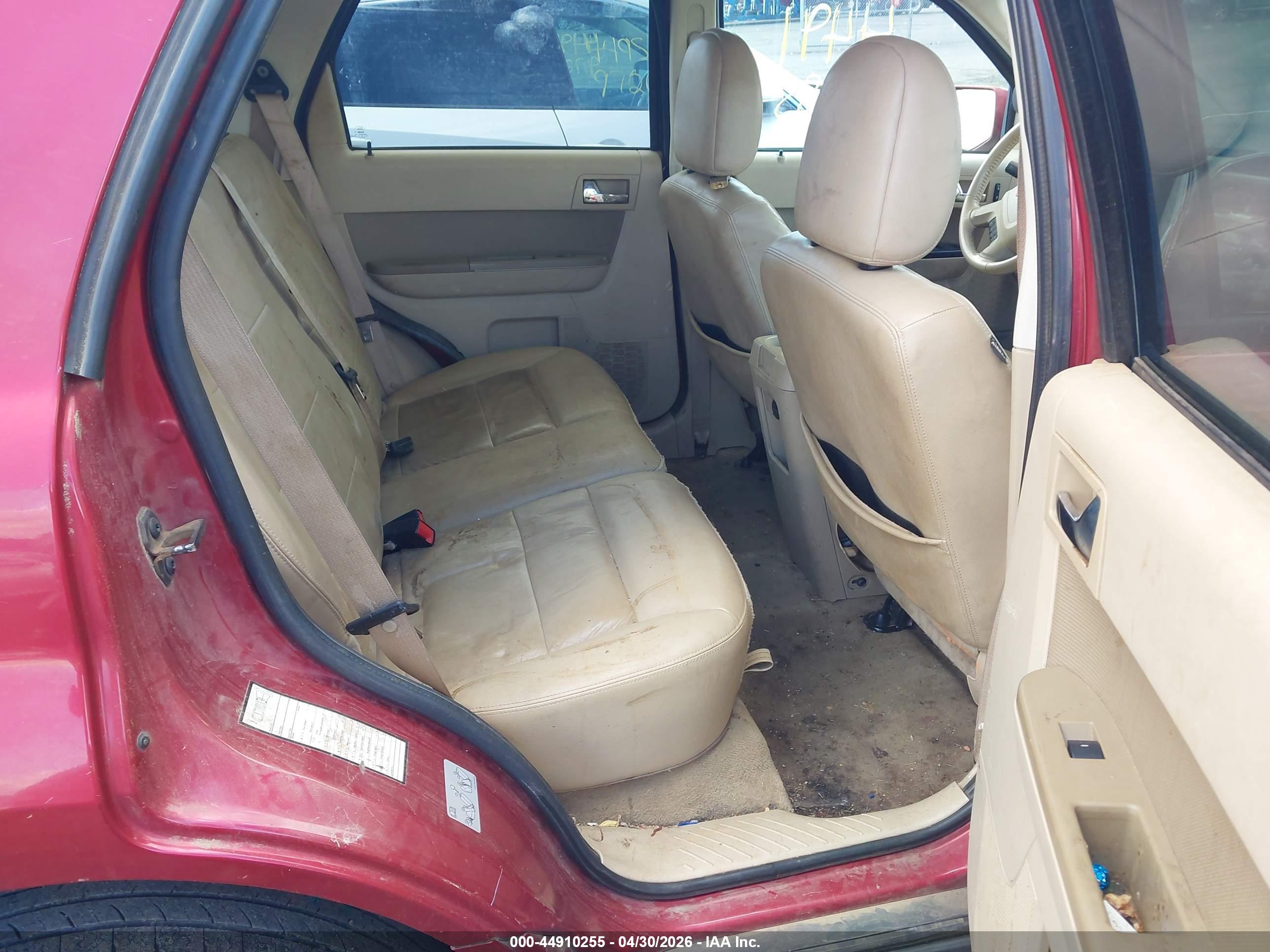 FORD ESCAPE image 8