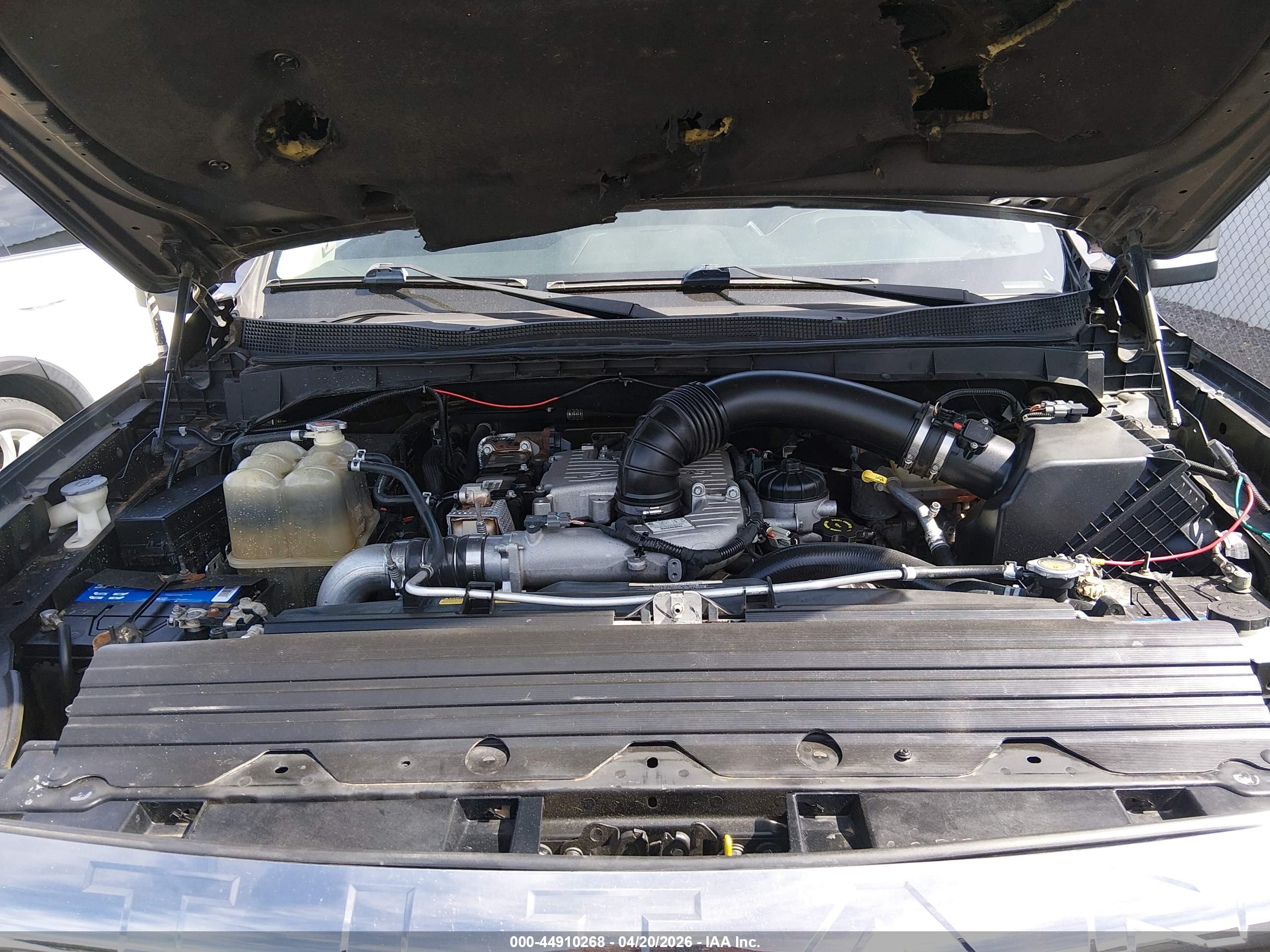 NISSAN TITAN image 10