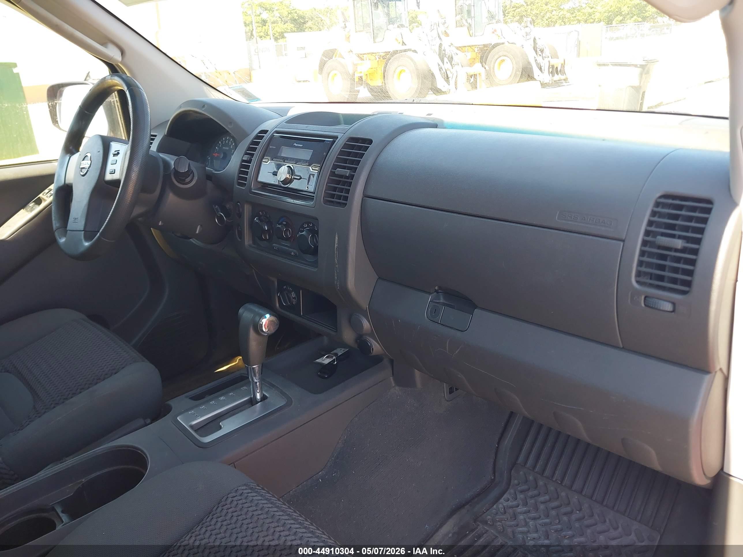 NISSAN FRONTIER image 5