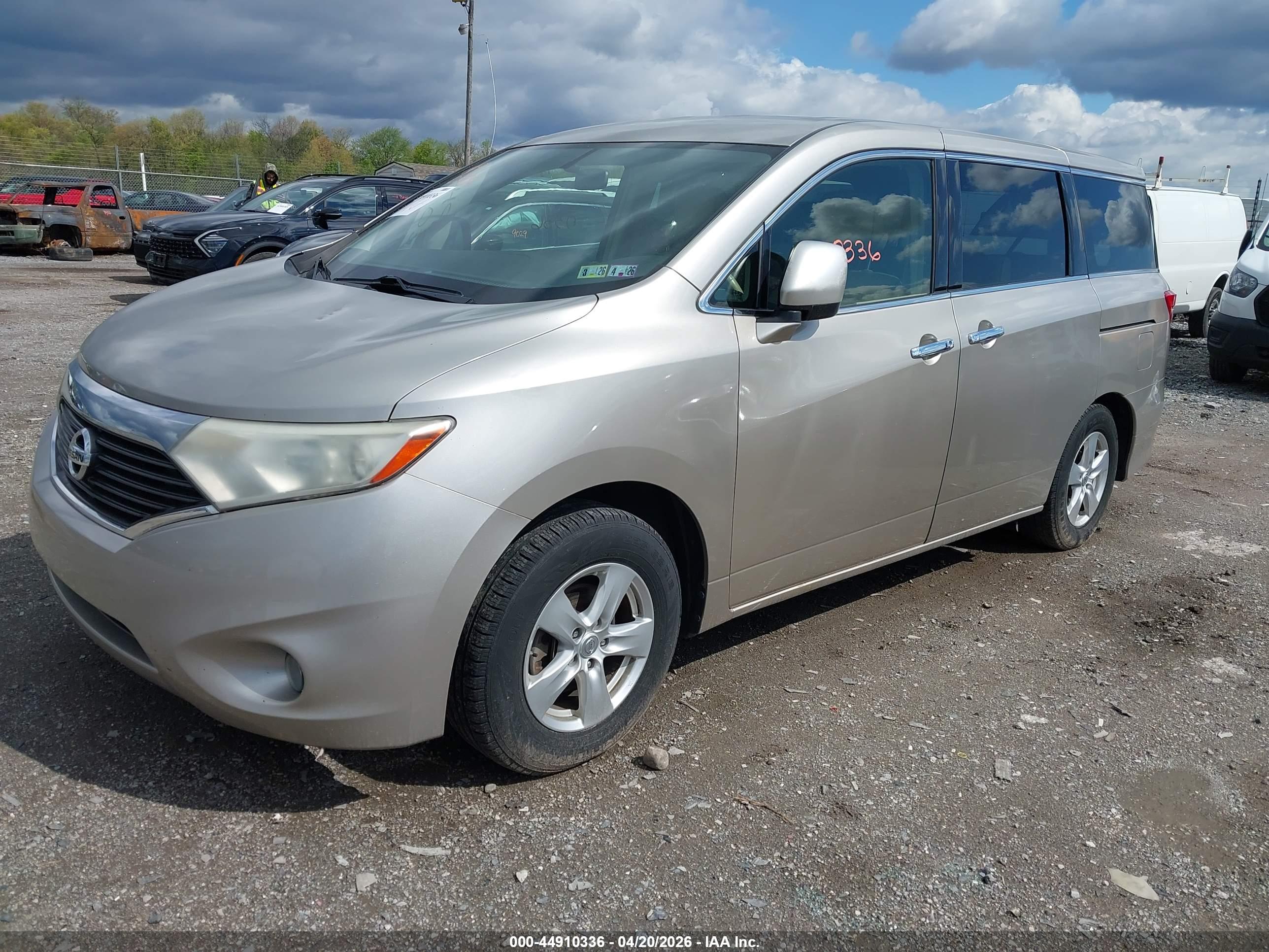 NISSAN QUEST image 2