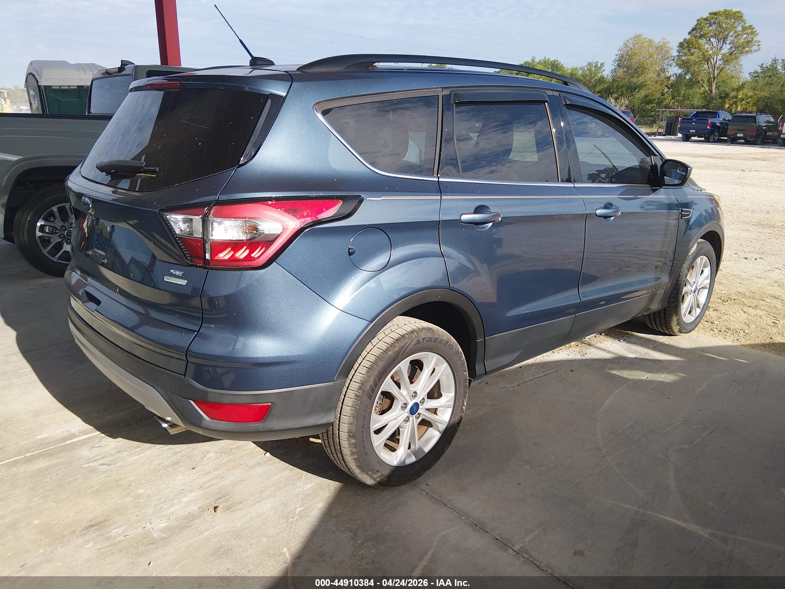 FORD ESCAPE image 4