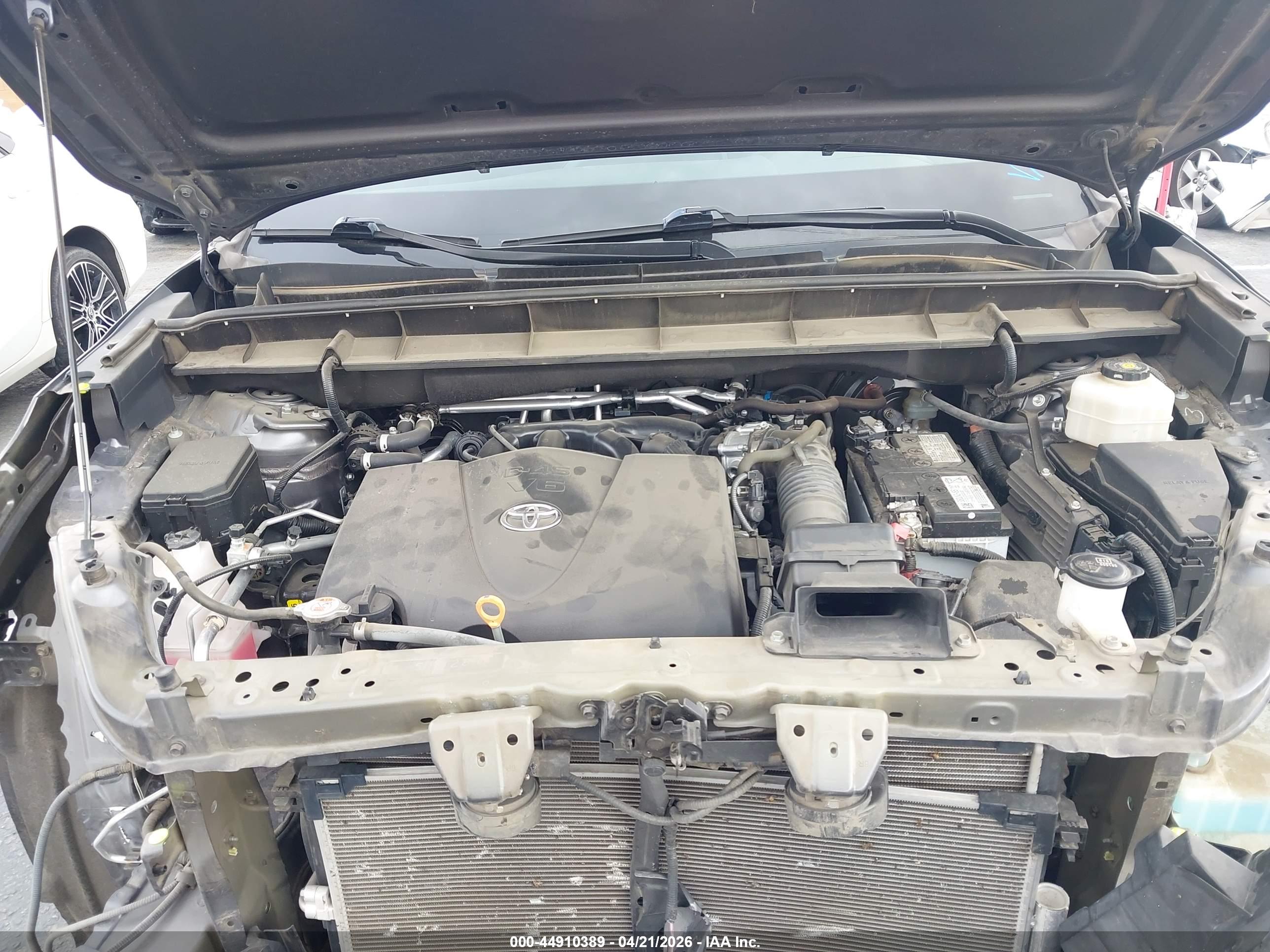 TOYOTA HIGHLANDER image 10