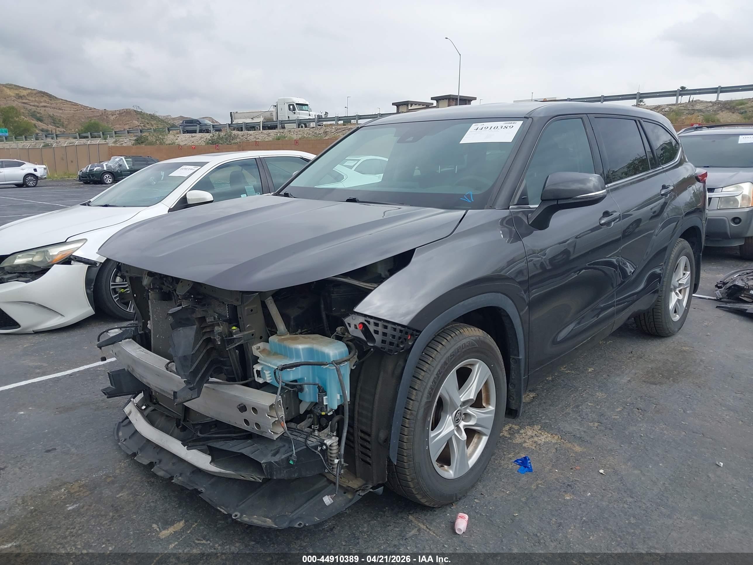 TOYOTA HIGHLANDER image 2