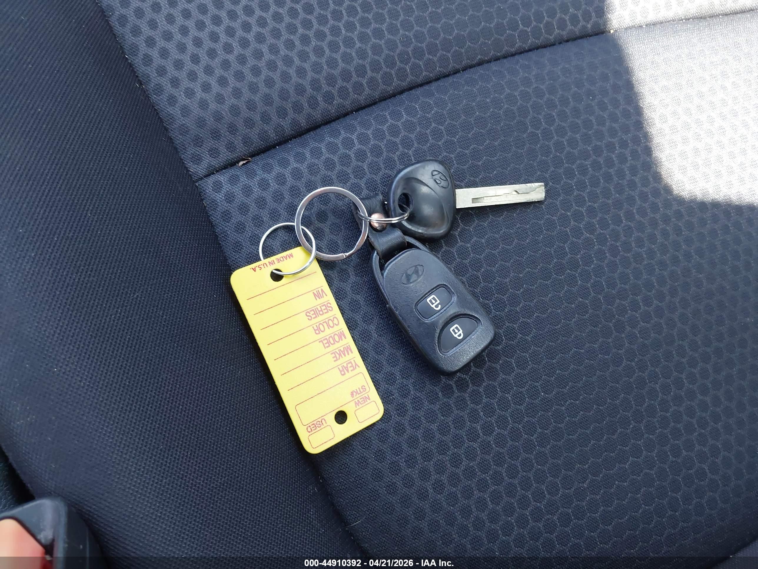 HYUNDAI ACCENT image 11