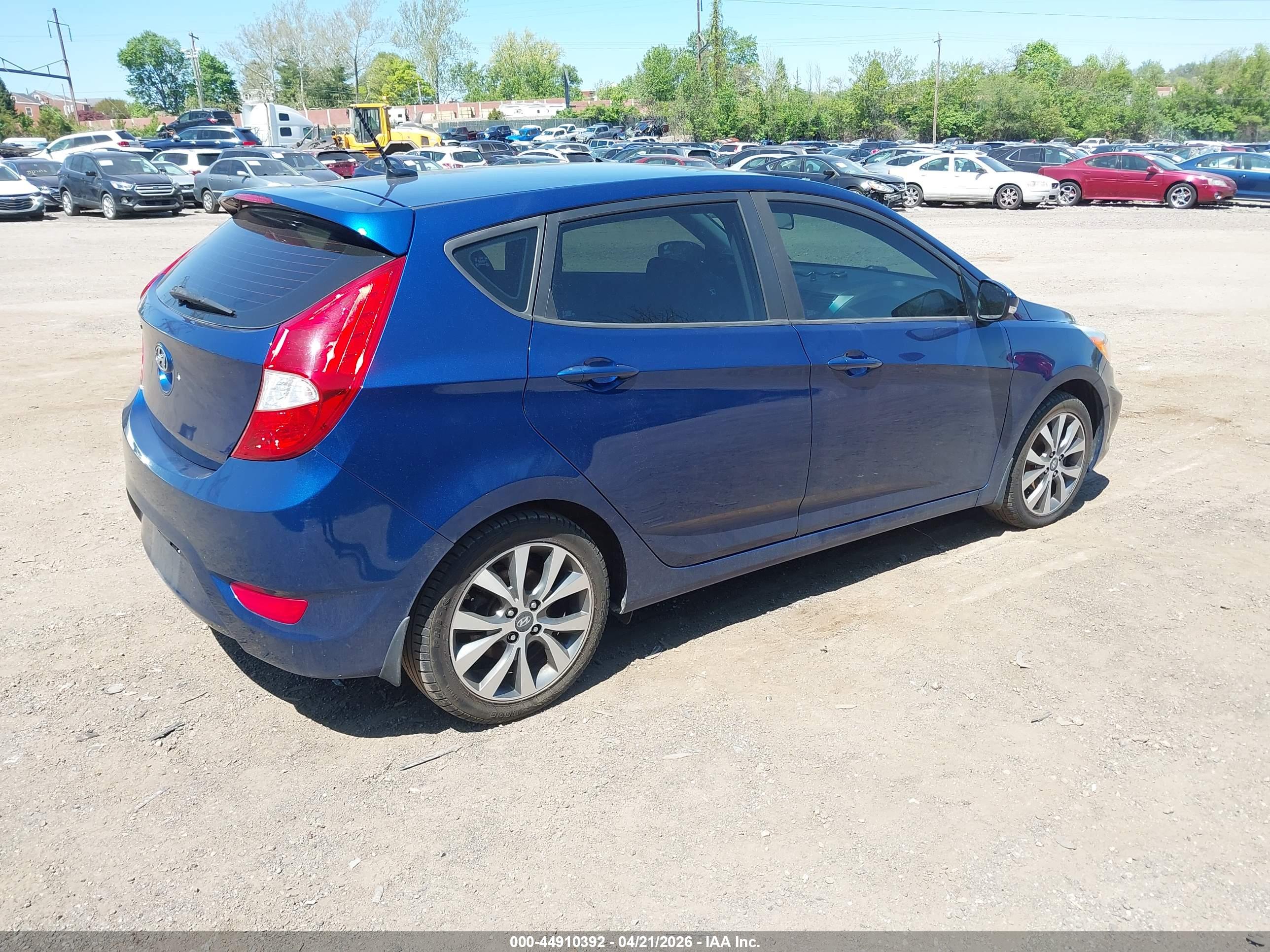 HYUNDAI ACCENT image 4