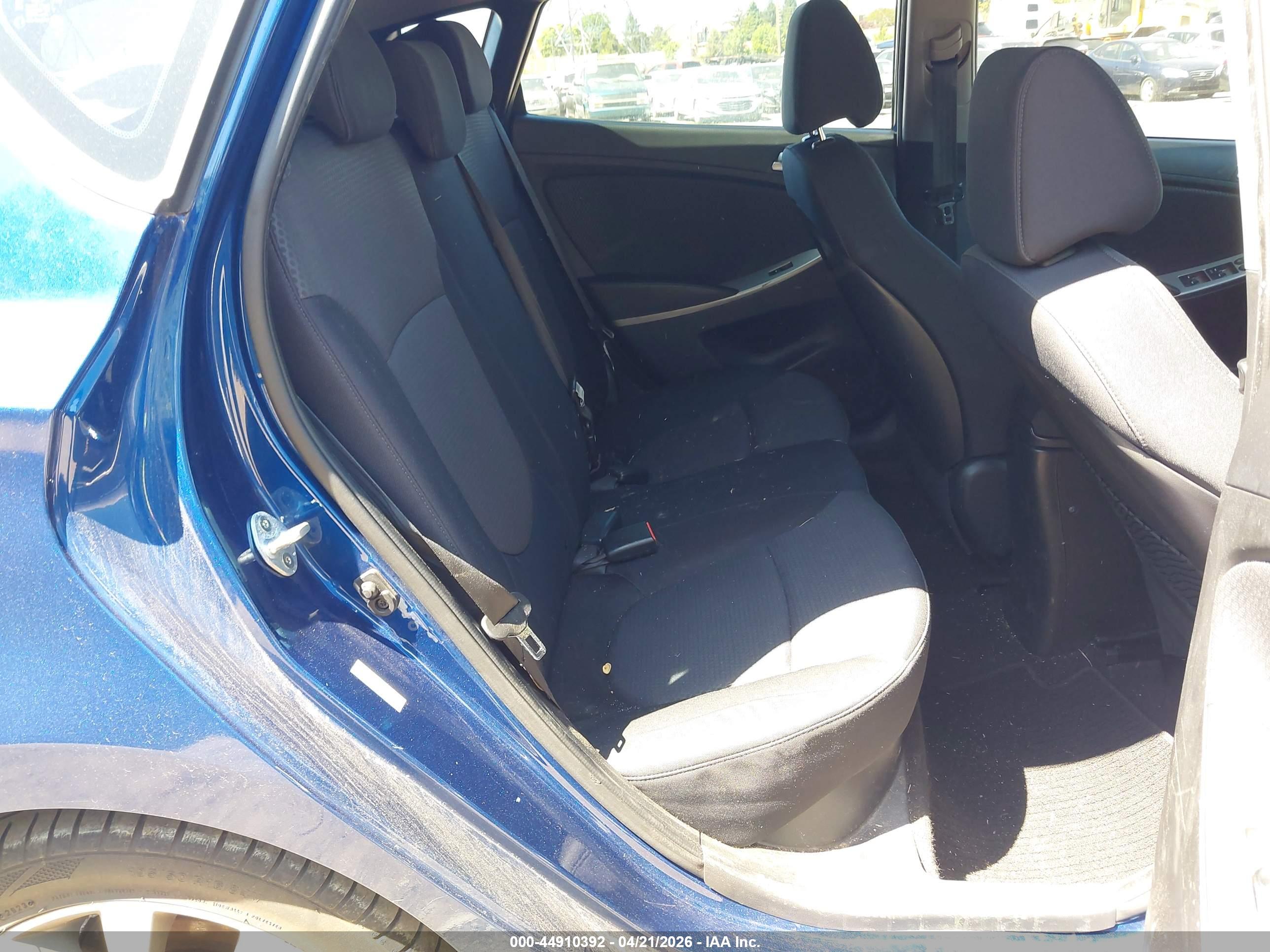 HYUNDAI ACCENT image 8
