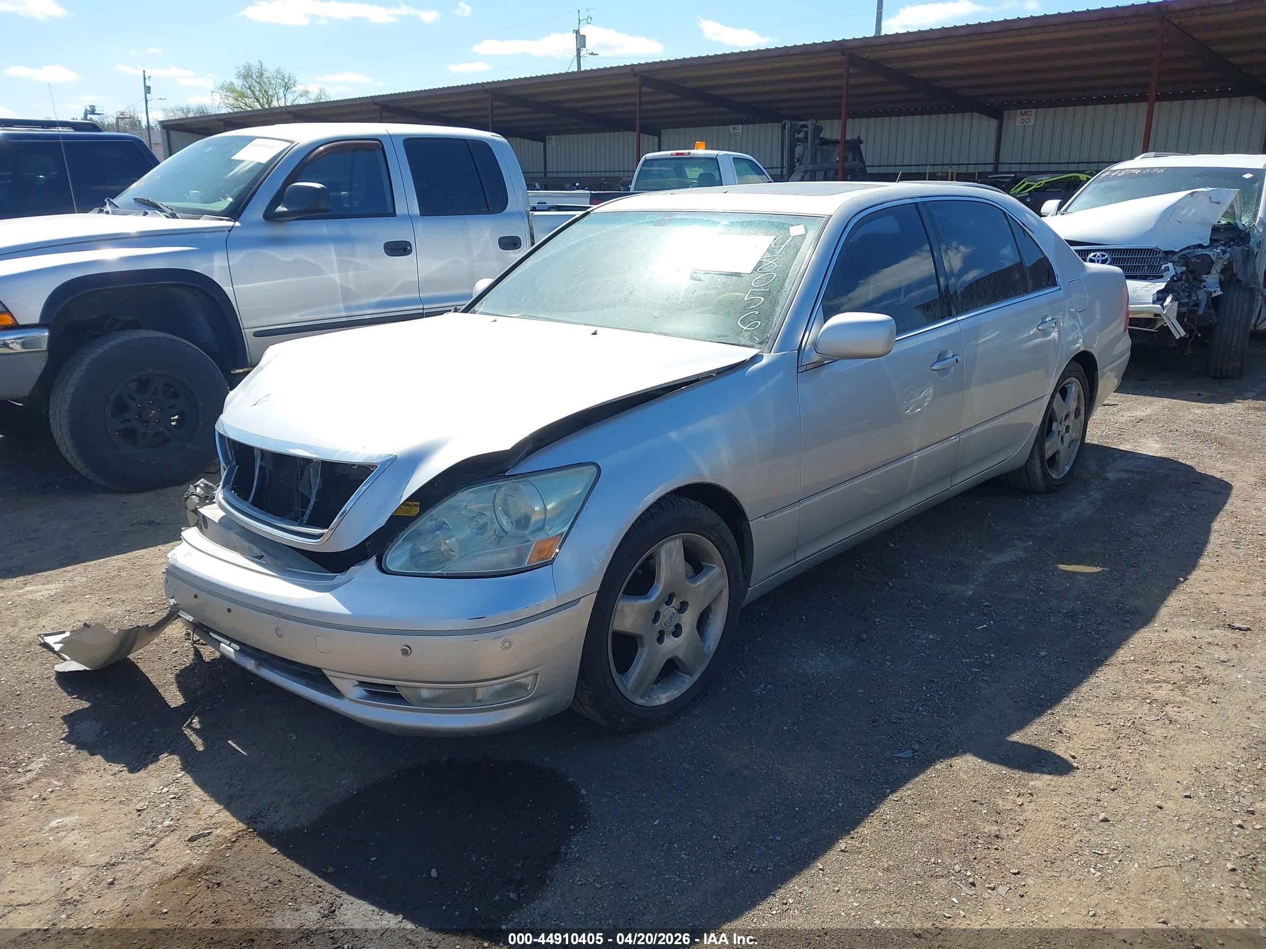 LEXUS LS image 2